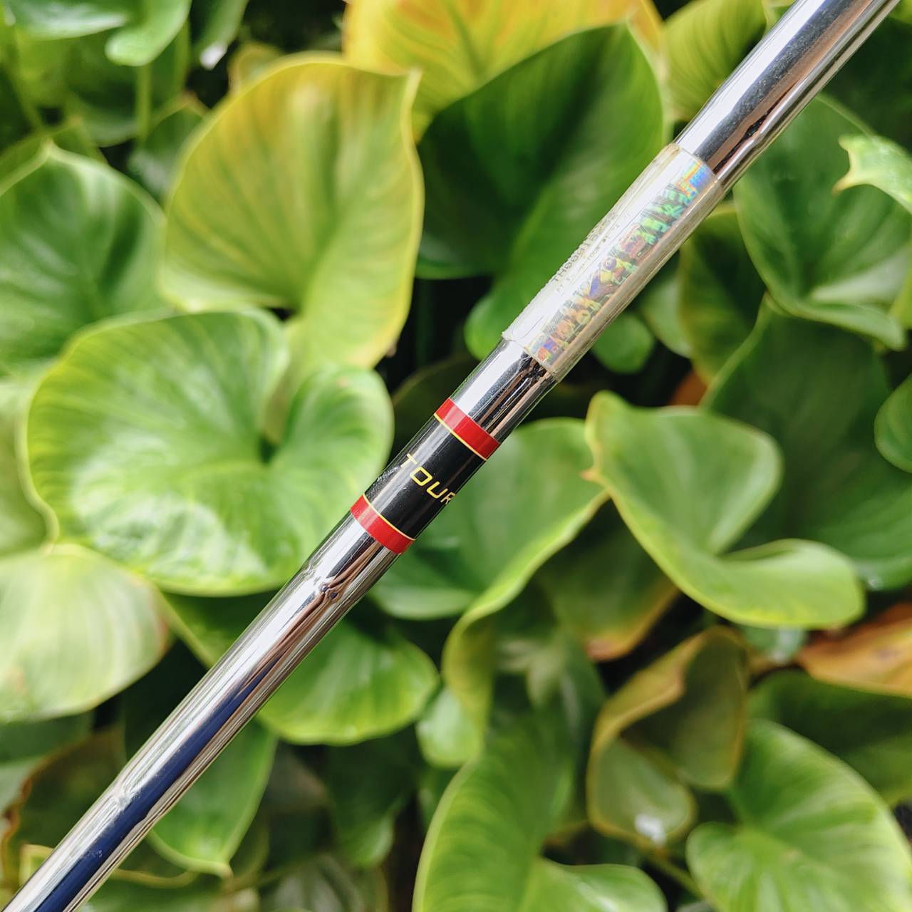 PUTTER ODYSSEY WHITE HOT TOUR #1 เสริมด้วยลวดลาย เพื่อเพิ่มการเกาะไลน์ของลูกอย่างดีเยี่ยม