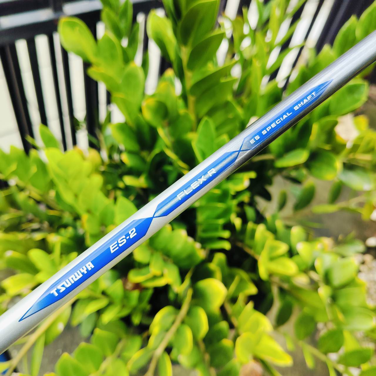 ชุดเหล็ก TSURUYA ES-2 ก้าน TSURUYA ES-2 FLEX R สภาพดีมาก ตีดีมาก วัสดุดี ตีนุ่มนวล ฟีลลิ่งดีมาก ก้านเบา ไม้กอล์ฟพรีเมี่ยมมือสอง ของแท้ By NakaraLuxurious