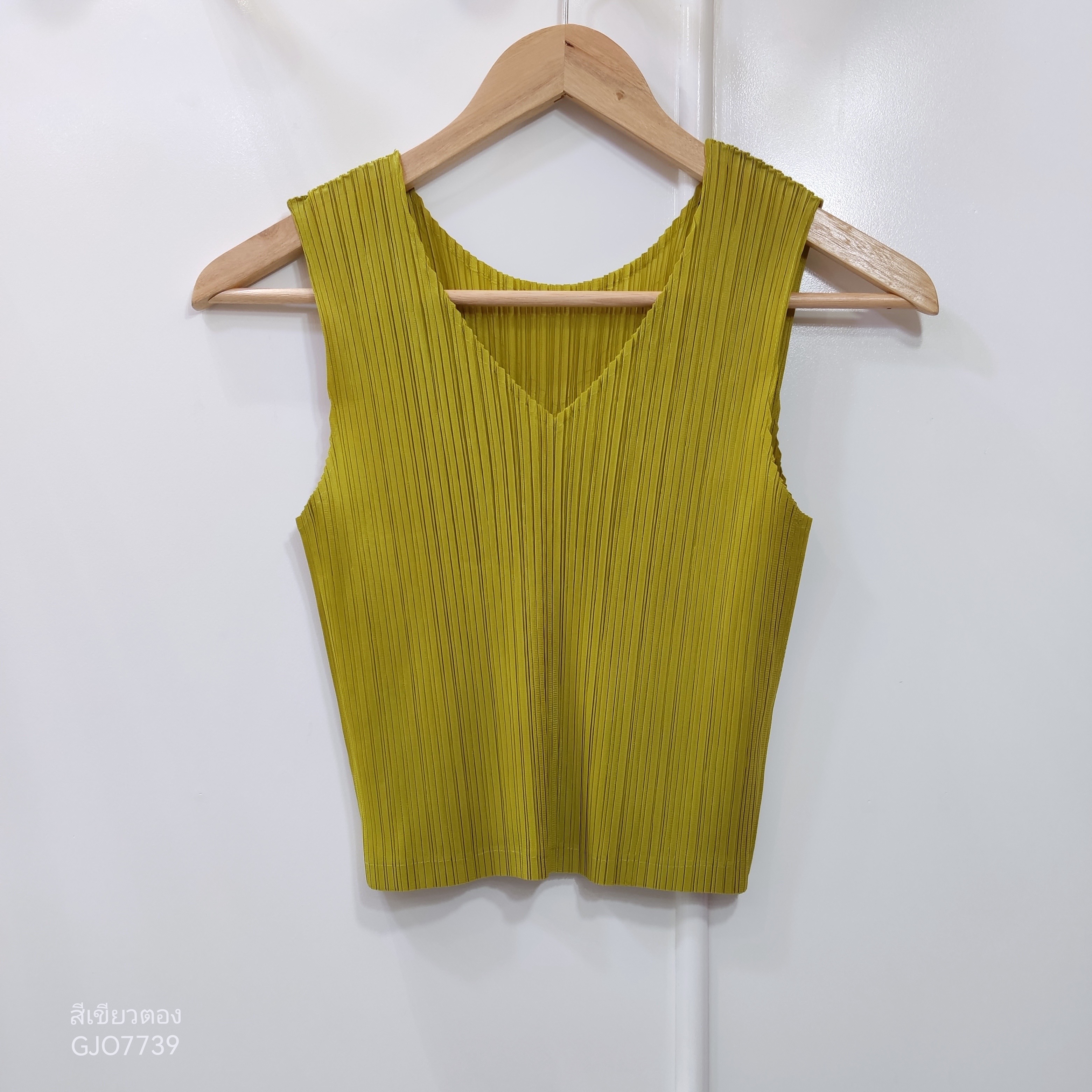 ยาว 16.5นิ้ว 2MUAY BASIC รุ่น GJO7739 SLEEVELESS V NECK CROP PLEATED TOP เสื้ออัดพลีทงานคุณภาพ เสื้อครอป 13สี FREE SIZE