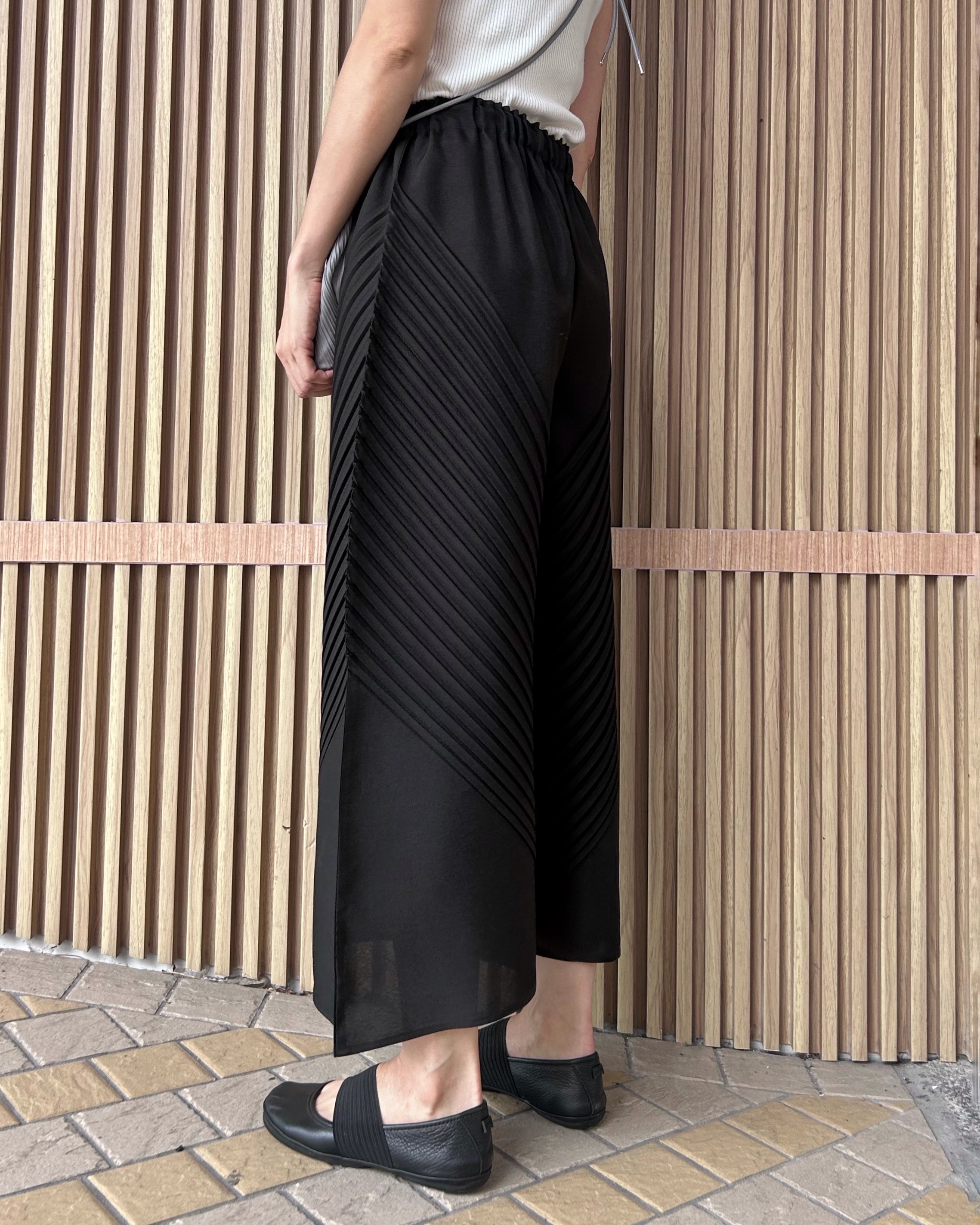 ปรับราคาลง20%!! เอวถึง37สะโพก44ยาว36นิ้ว ผ้าไม่ยืด! 2MUAY รุ่น GJO2016 กางเกงอัดพลีทคุณภาพ CHIC DIAGONAL PLEATED PANTS 7 สี FREE SIZE