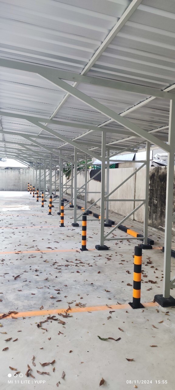 ลานที่จอดรถ อาจารย์หมอ ร.พ.ศิริราช