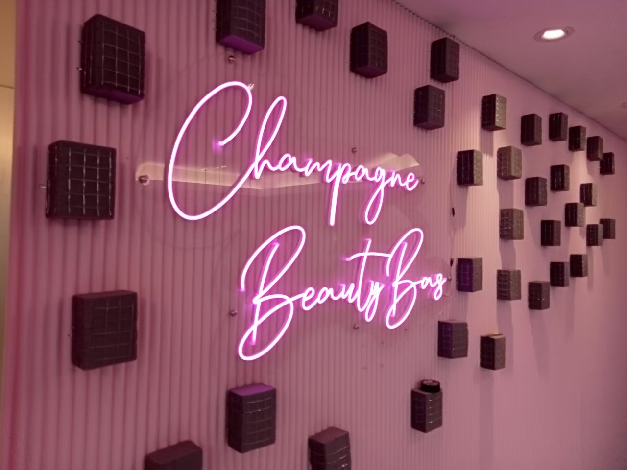 ป้ายไฟนีออน