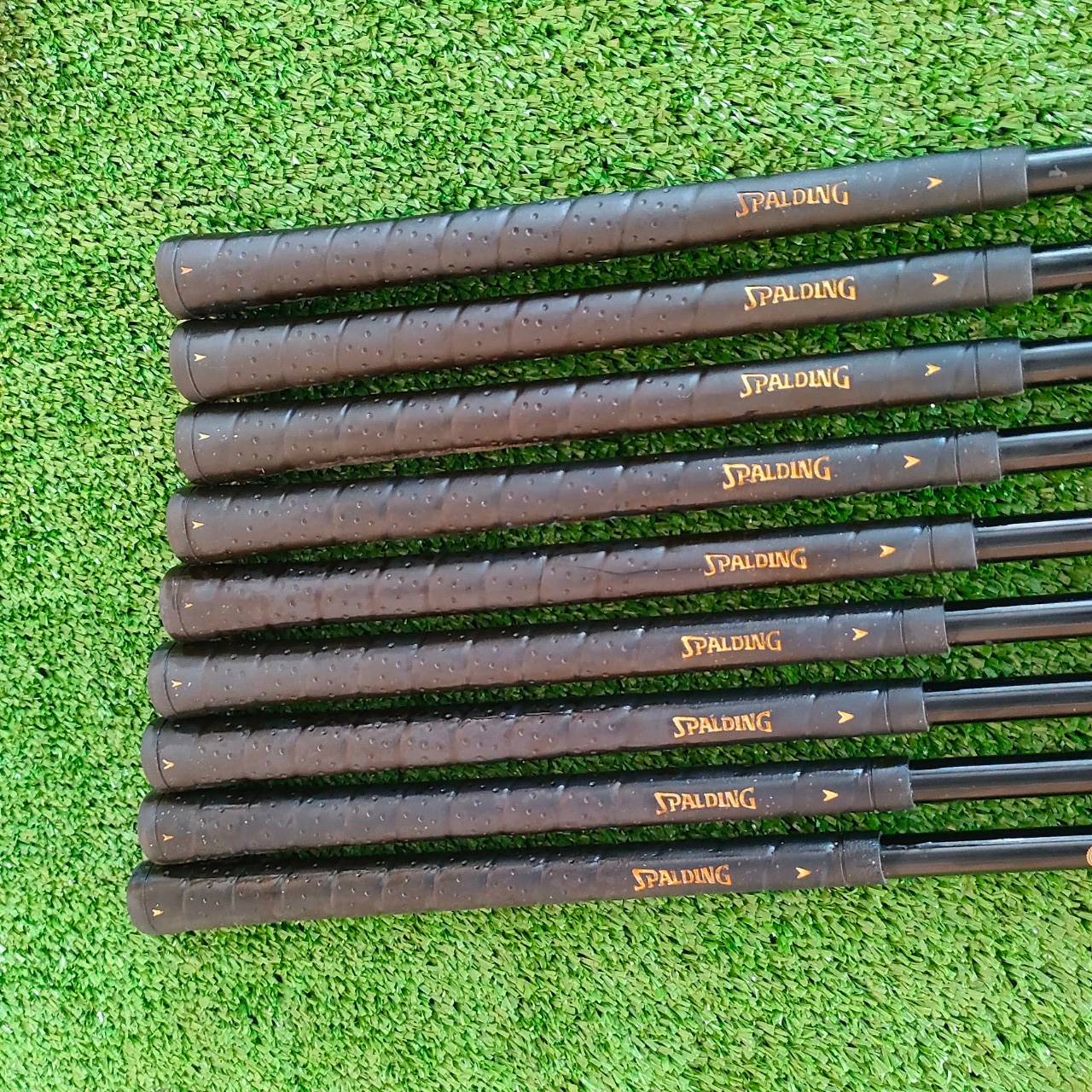 ชุดเหล็ก SPALDING DOT PLUS TOUR MODEL มีเหล็ก 3-9 เเละ PW SW ก้าน SPALDNG FLEX R ตีง่ายมาก คุณภาพเยี่ยม