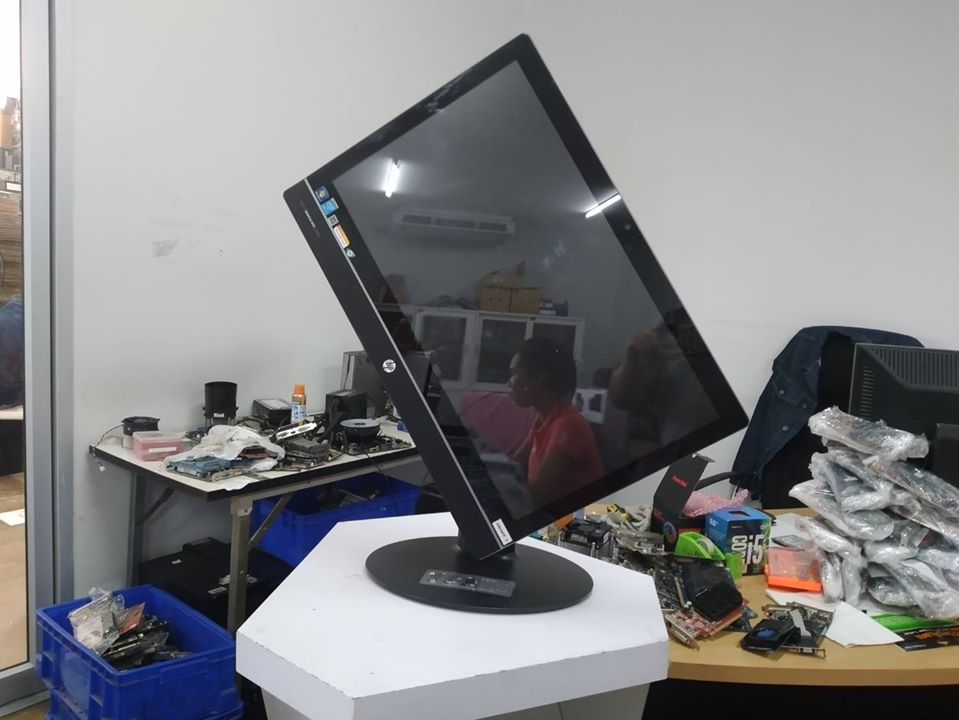 HP EliteOne 800 G1 AIO All in One Desktop จอขนาด 23 นิ้ว ทัสกีนด้วย