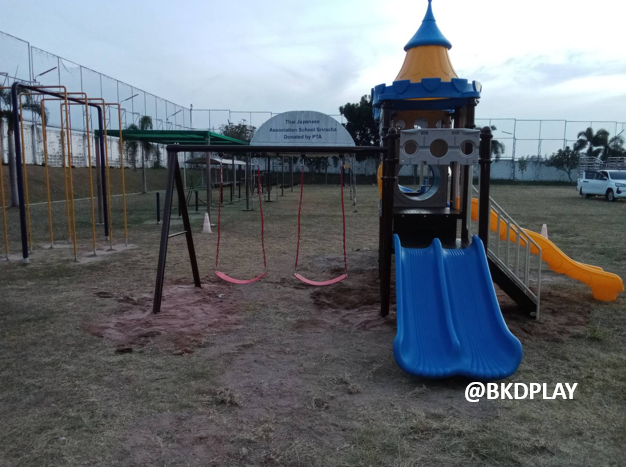 เครื่องเล่นสนามกลางแจ้ง, ชุดปราสาท2มงกุฏพร้อมชิงช้า สนามเด็กเล่น ,เครื่องเล่นสนามกลางแจ้งในร่มราคาถูก, เครื่องเล่นสนามปฐมวัย, playground, outdoorplayground ครุภัณฑ์สนามเด็กเล่น, สพฐ,โครงการโรงเรียนประชารัฐ