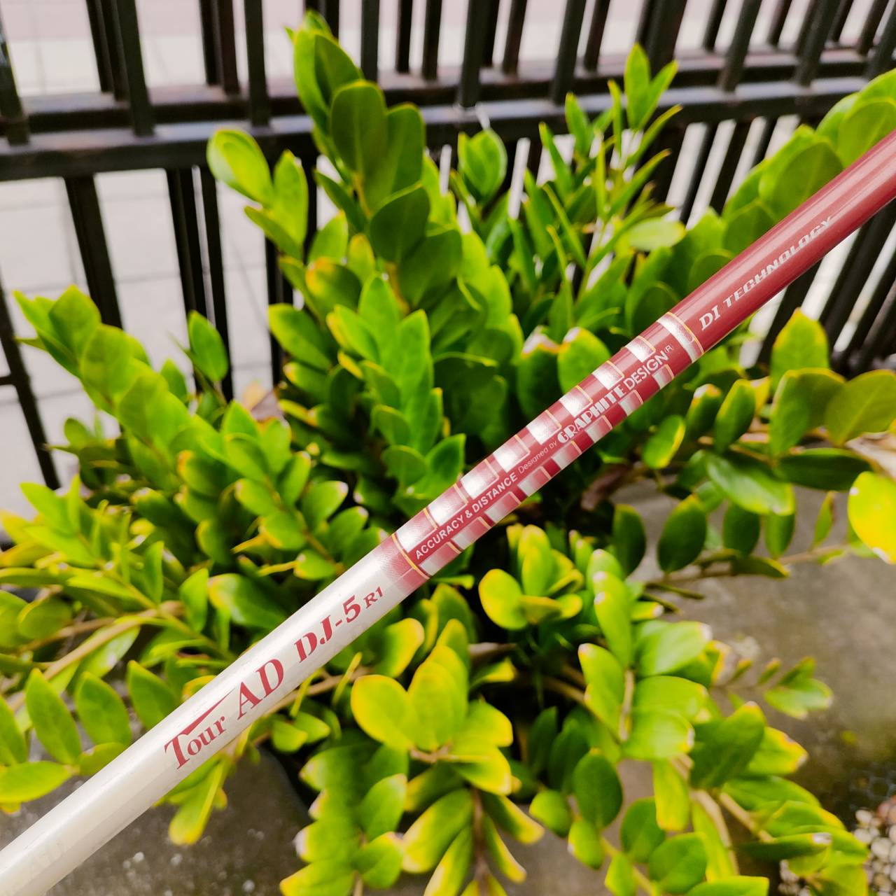 Driver Titleist 910 D3 องศา 10.5 ก้าน TOUR AD DJ-5 R1 รุ่น D3 คุณภาพดีมาก ตีไกลมาก และตีง่ายมาก ใส่เต็มเสียงเพราะ ตีมันส์มาก ไม้กอล์ฟพรีเมี่ยมมือสอง ของแท้ By NakaraLuxurious