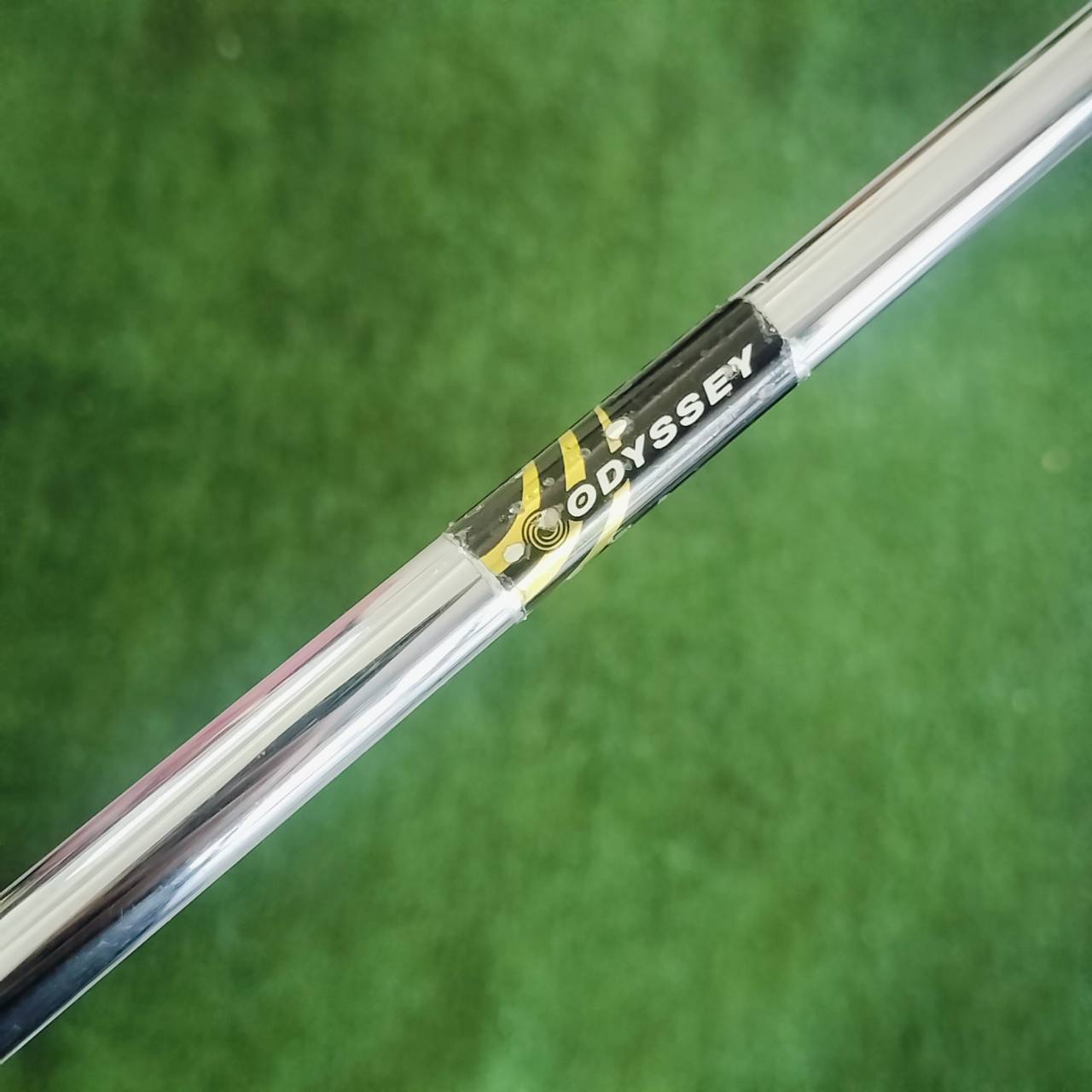 PUTTER ODYSSEY 2-BALL WHITE HOT XG ยาว 34 นิ้ว รุ่น XG เป็นหน้านุ่ม แต่มีลวดลาย เพื่อช่วยให้ลูกหมุนเกาะไลน์ยิ่งขึ้น ไม้กอล์ฟพรีเมี่ยมมือสอง ของแท้ By NakaraLuxurious