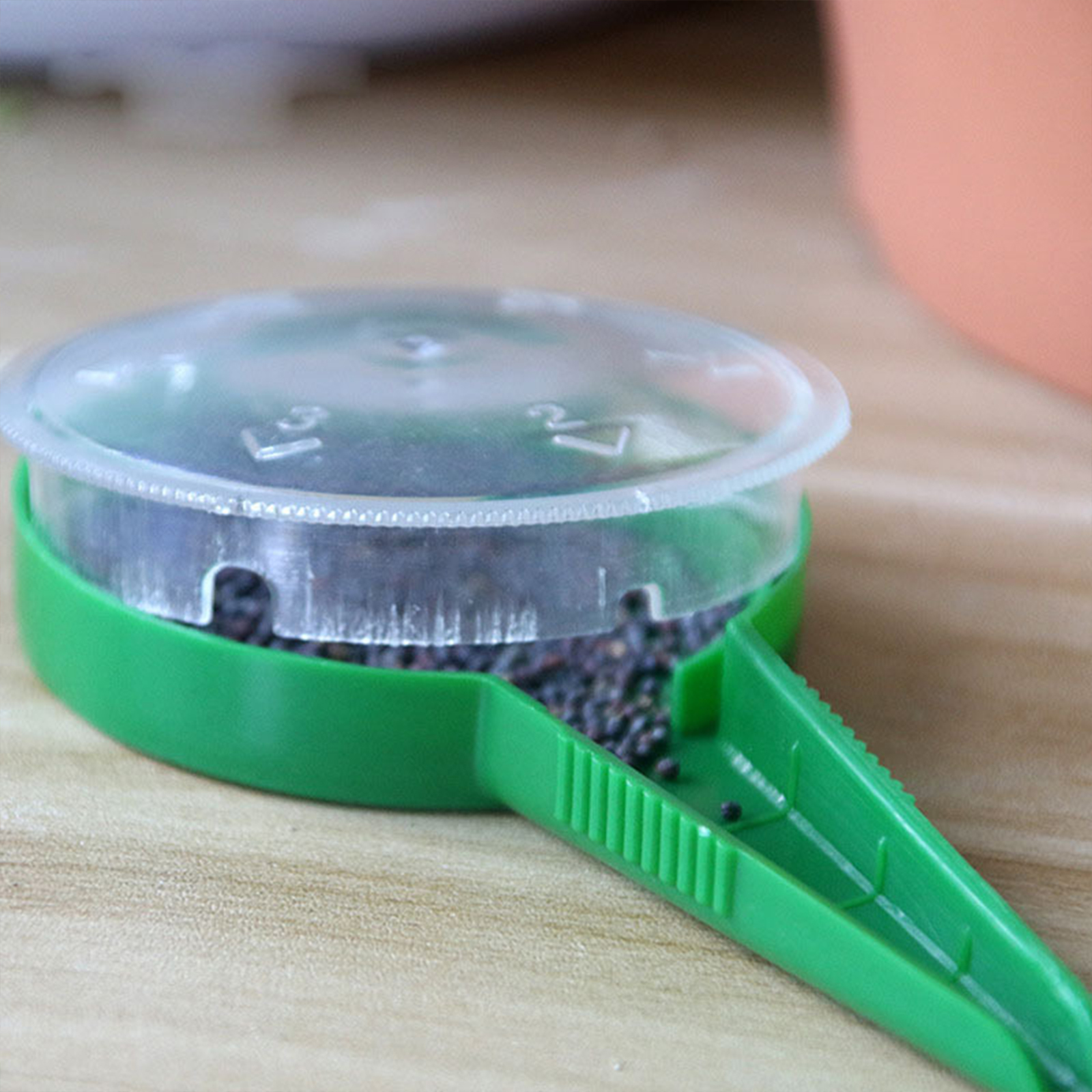 ชุดเพาะปลูกหยอดเมล็ดพันธุ์ เซต 4ชิ้น อุปกรณ์ช่วยทำสวน ใช้งานง่าย แข็งแรง ทนทาน