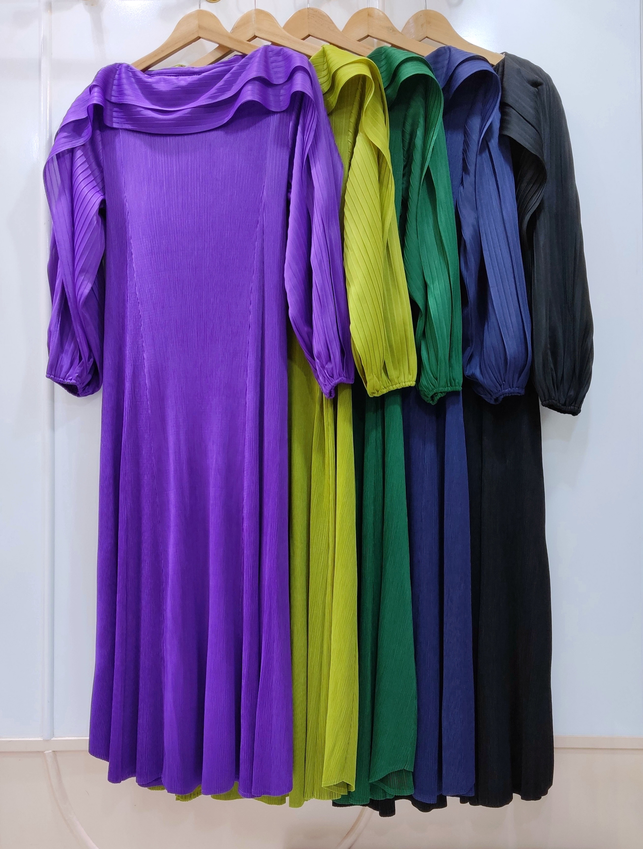 2MUAY รุ่น GA4105 เดรสพลีทคุณภาพ LAYER SLEEVE PLEATED DRESS 10 สี FREE SIZE