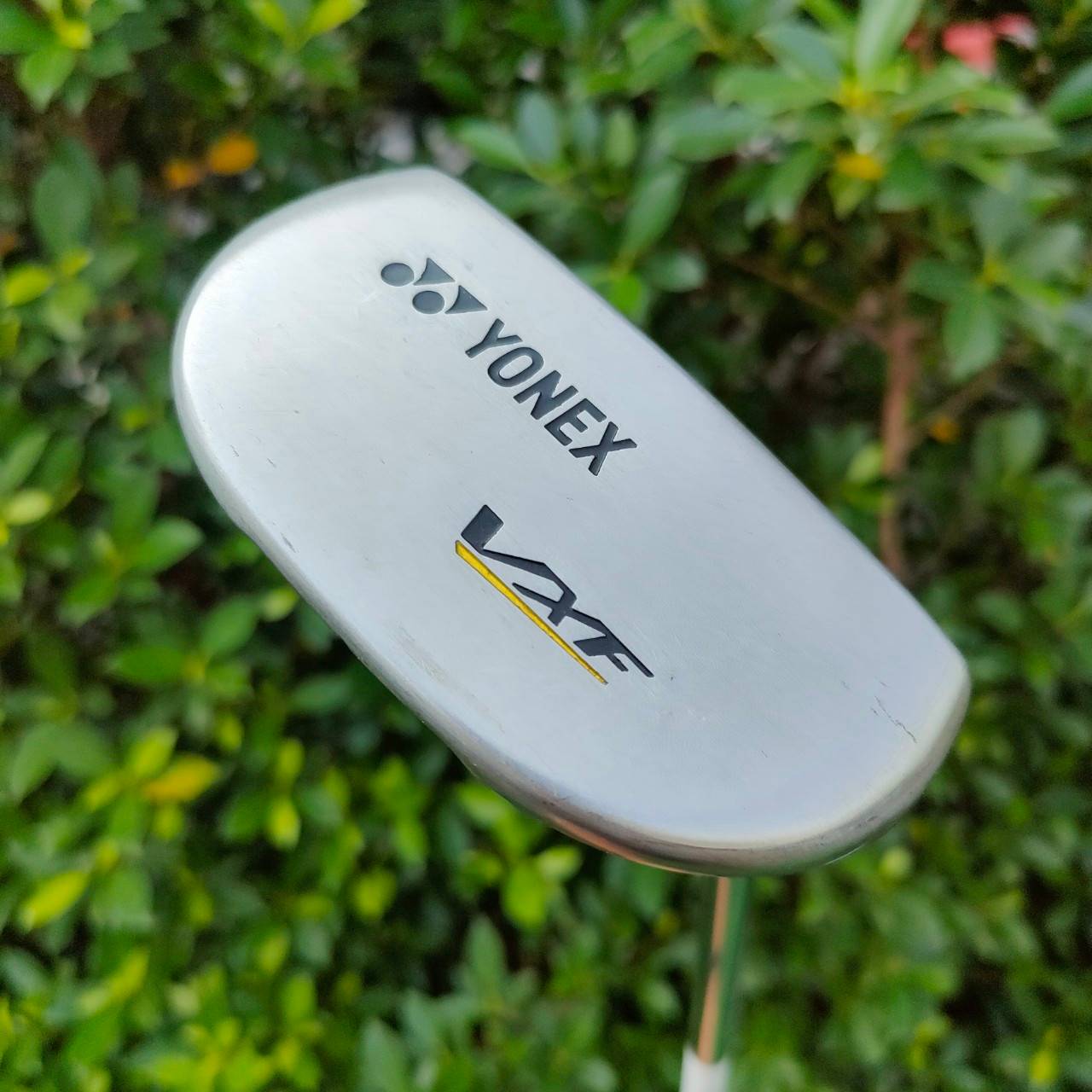 PUTTER YONEX VXF ความยาว 34 นิ้ว ก้าน YONEX VXF หน้านุ่ม พัตต์ง่าย ฟีลลิ่งดีมากๆ ทรงมอลเล็ต สภาพสวย MADE IN JAPAN