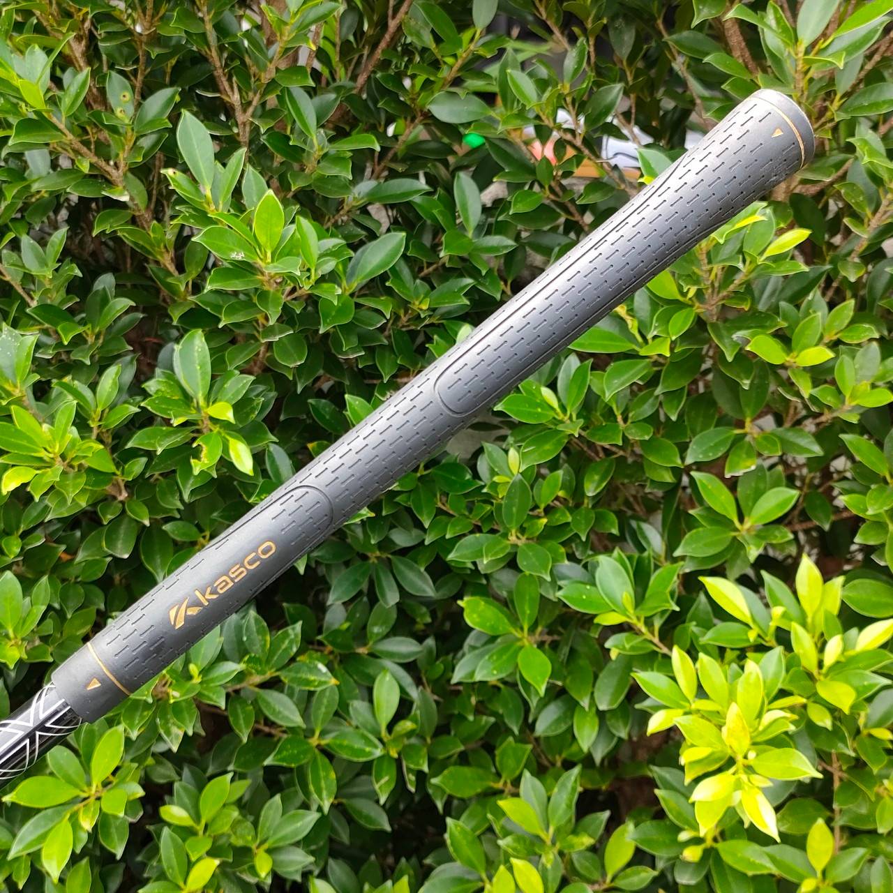 ชุดเหล็ก KASCO POWER TORNADO DF-III มีเหล็ก 5-9 PW AW SW ได้ทั้งหมด 8 ชิ้น ก้าน KASCO POWER TORNADO DF-III FLEX R เป็นชุดเหล็กหน้าเด้ง หน้า MARAGING ตีไกลสุด ตีไกลกว่าเหล็กปกติมากๆครับ