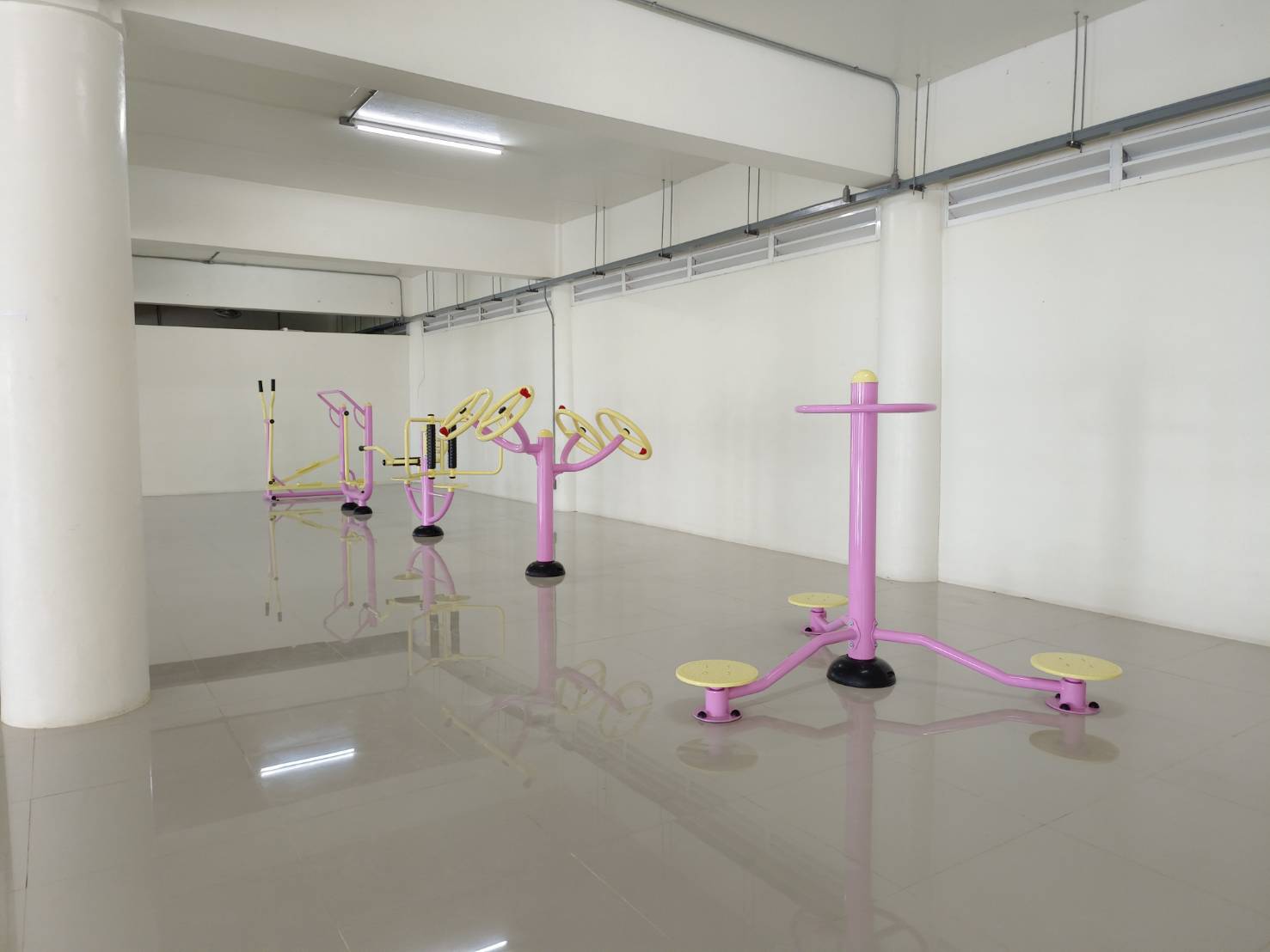 เครื่องออกกำลังกาย กลางแจ้ง ชุดอุปกรณ์ บริหารไหล่ ยืดเส้น แบบล้อหมุน เหล็ก ลานกีฬา อเนกประสงค์ สนามกีฬา สั่งผลิตตามสีที่ต้องการได้