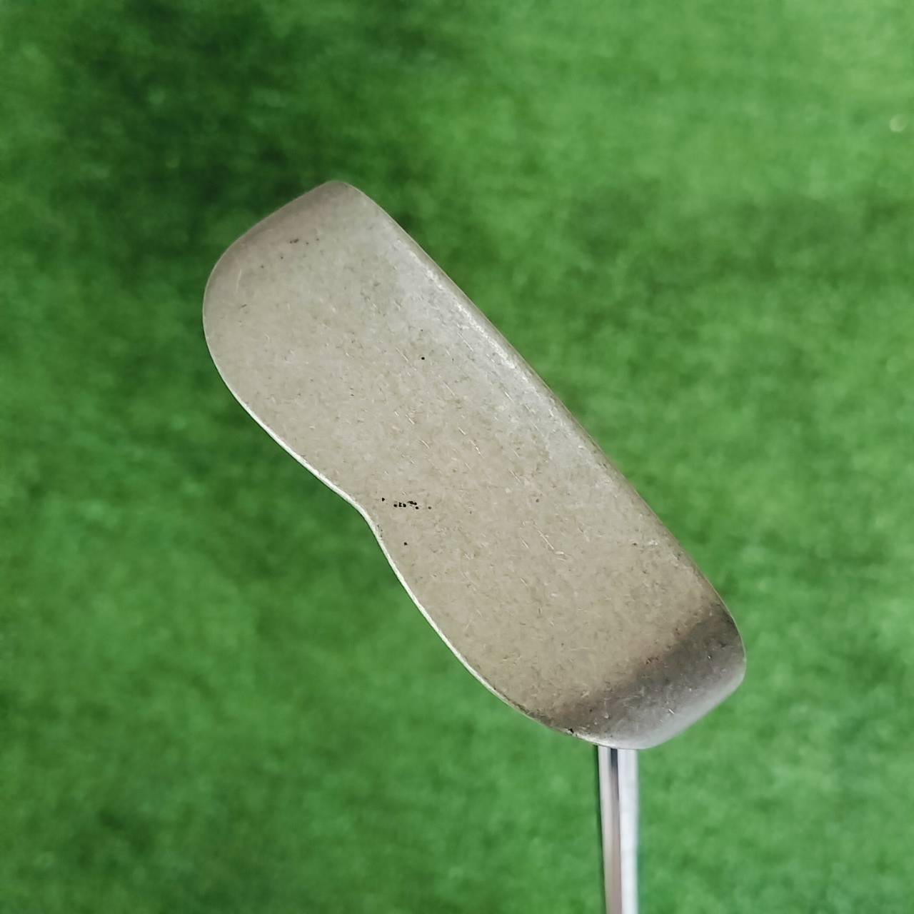 PUTTER PING B60 ยาว 33 นิ้ว เป็นอีกหนึ่งแบบที่ได้รับความนิยมสูง จน PING ได้ทำรุ่นย้อนยุคออกมา ไม้กอล์ฟพรีเมี่ยมมือสอง ของแท้ By NakaraLuxurious