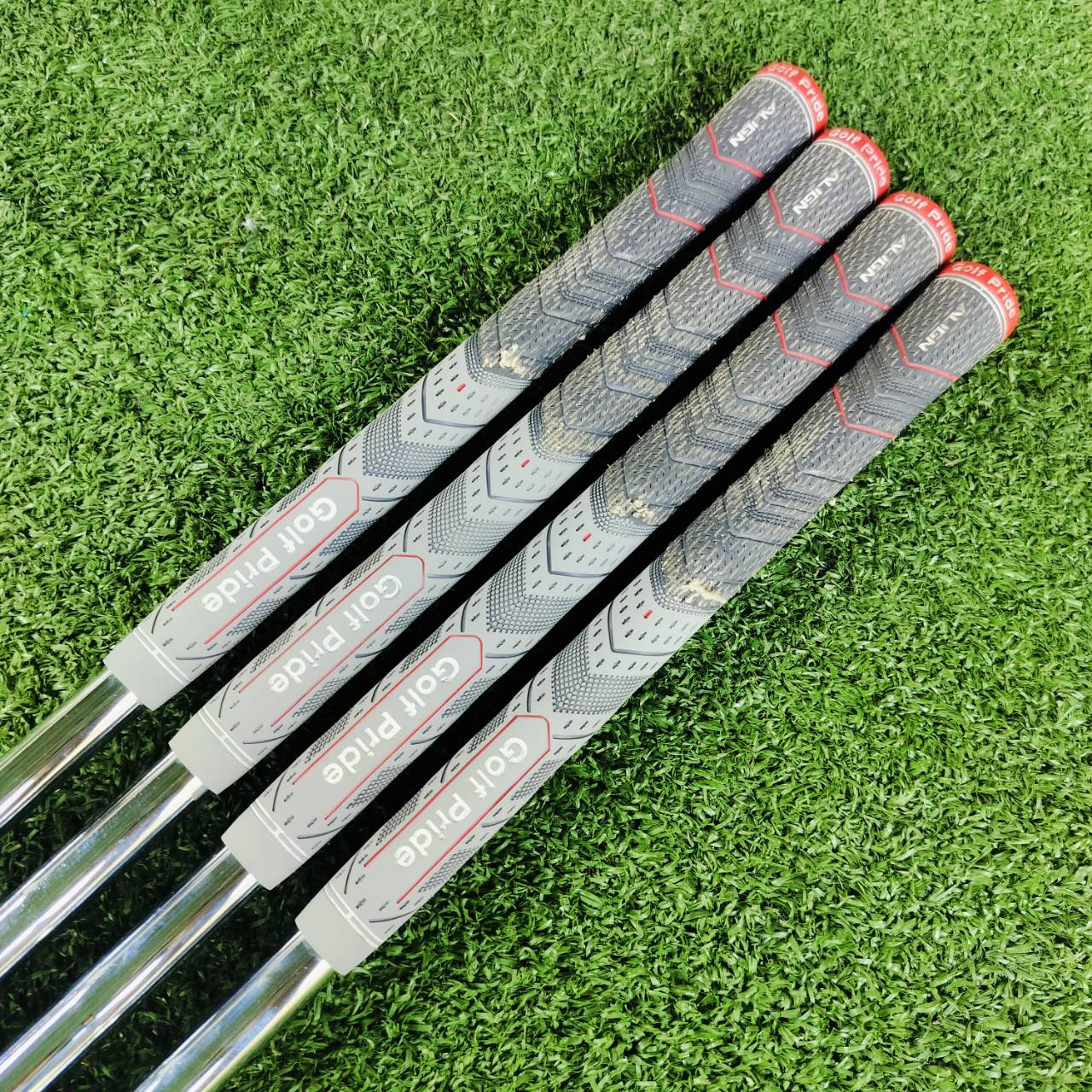 ** มี 4 ชิ้น ** ชุดเหล็ก SRIXON Z-TX FORGED เหล็ก 6 7 8 9 ก้าน MODUS3 FLEX S เหล็ก FORGED พรีเมี่ยมของญี่ปุ่น ไม้กอล์ฟพรีเมี่ยมมือสอง ของแท้ By NakaraLuxurious