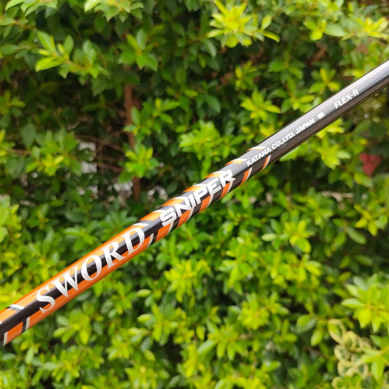 SW SWORD iZU MAX SNIPER ก้าน SWORD SNIPER FLEX R เป็น WEDGE ที่ชิพง่ายมากแบบสุดๆ ออกแบบมาให้ชดเชยความผิดพลาด ได้สูงที่สุดเท่าที่จะทำได้ ไม้กอล์ฟมือสอง ของแท้ BY NakaraLuxurious