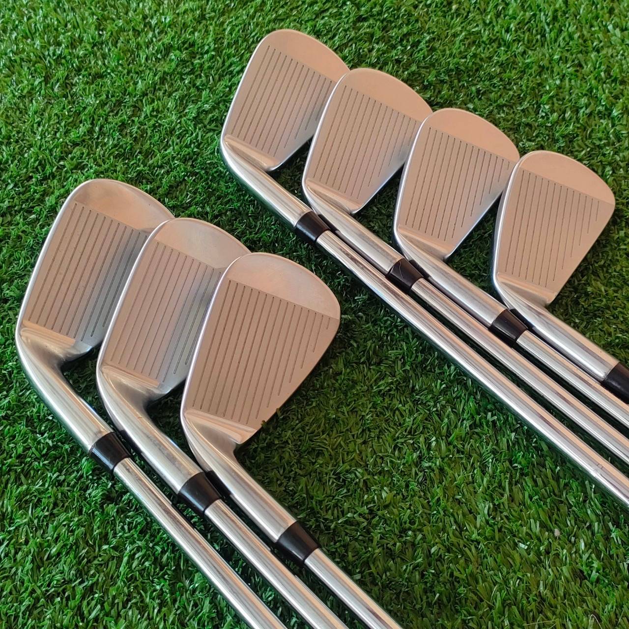 ชุดเหล็ก Taylormade Tour Preferred CB Forged มีเหล็ก 4-9 เเละ PW ชุดนี้เป็นเหล็ก FORGED แท้ๆ และมี CAVITY BACK ทำให้ตีง่ายมาก วัสดุพรีเมี่ยม ก้านเหล็ก Dynamic Gold S200 กริพ GOLF PRIDE เปลี่ยนใหม่ทั้งชุด!!! ไม้กอล์ฟมือสอง ของแท้ BY NakaraLuxurious