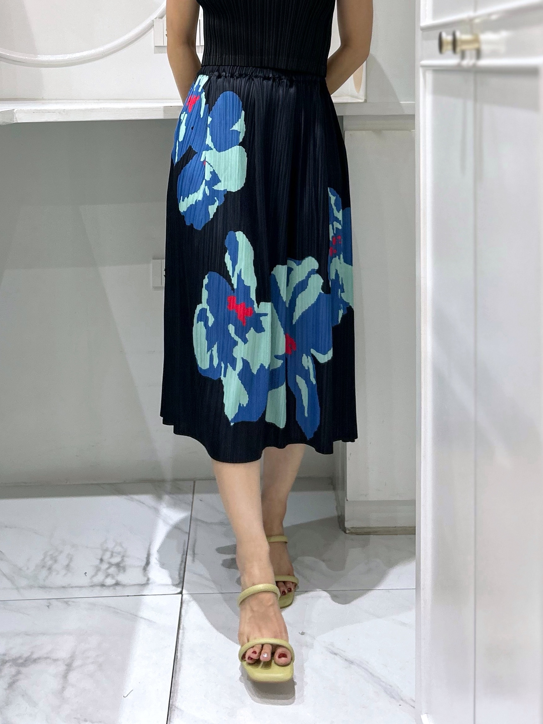2MUAY รุ่น GJO3526 กระโปรงอัดพลีท FLORAL PRINTED FLARE PLEATED SKIRT 4 สี FREE SIZE