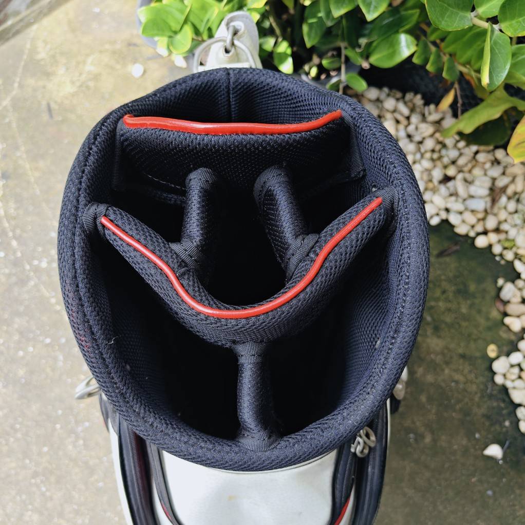 ถุงกอล์ฟลายคลาสสิกจาก HSBC รุ่นนี้ขึ้นชื่อเรื่องความทน แข็งแรง