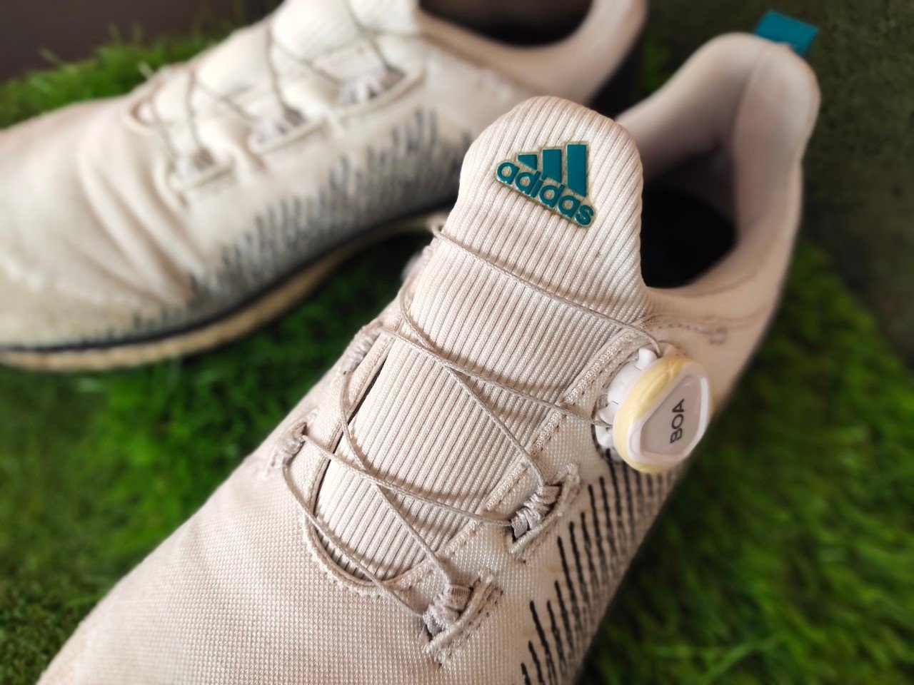 รองเท้า Adidas BOA มือสอง