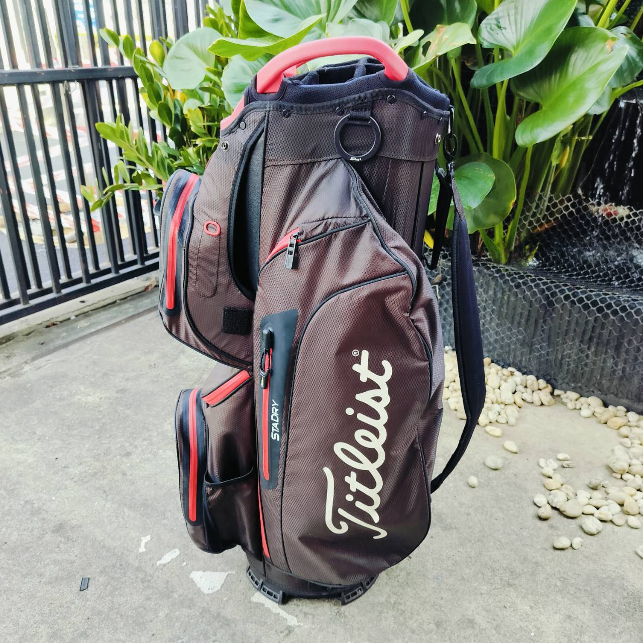 ถุงกอล์ฟ Titleist CART 15 STADRY™ มือสอง ของแท้!!! ของใหม่หมื่นกว่า