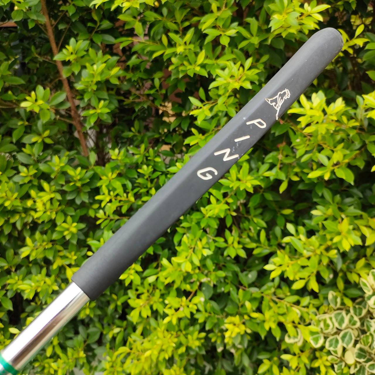 PUTTER PING ANSER 4 ความยาว 34 นิ้ว ก้าน PING สภาพสวย เดิมๆ ครับ รุ่น ANSER 4 เป็นรุ่นยอดนิยม ของ PING ออกแบบได้ลงตัว และเป็นต้นแบบของพัตเตอร์ หลายตัวในปัจจุบันนี้!!!