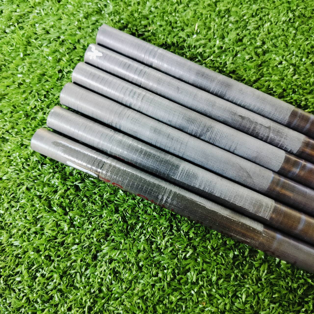 ก้านสำหรับใส่ Driver high technology shaft by HONMA ความยาวเฉพาะก้าน 45 นิ้ว เป็นก้าน TITANIUM CARBON ระดับ 2 ดาว เป็นก้านสุดยอดคุณภาพ ก้านไม้กอล์ฟพรีเมี่ยมมือหนึ่ง ของแท้ By NakaraLuxurious