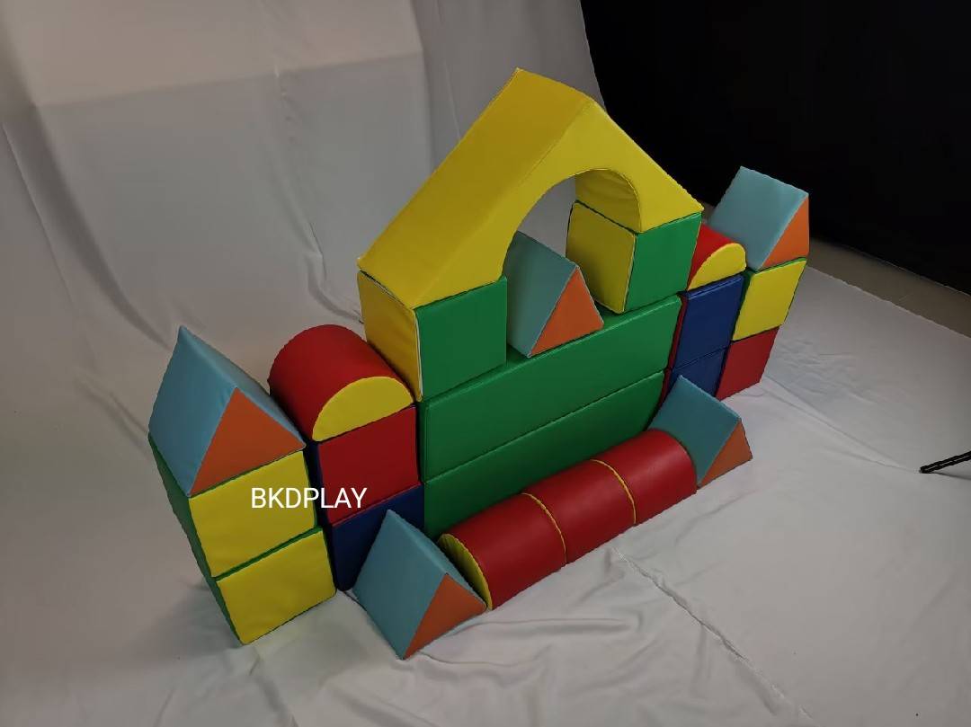 เบาะนุ่มนิ่ม รูปทรงเรขาคณิตนุ่มนิ่ม 23ชิ้น ตัวต่อบล็อค softplay ของเล่นในร่ม Kids Zone