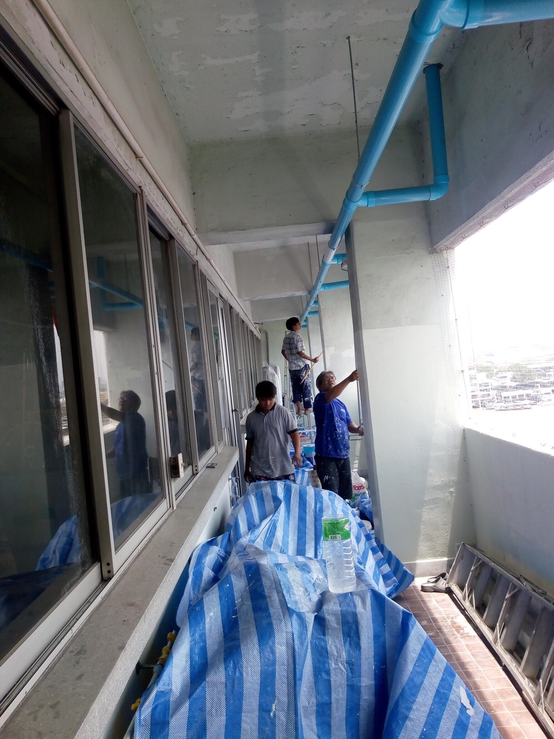 1.งานปรับปรุงระเบียงเปลี่ยนท่อและทาสีตึกอัษฎางค์ชั้น 1-13 รพ.ศิริราช