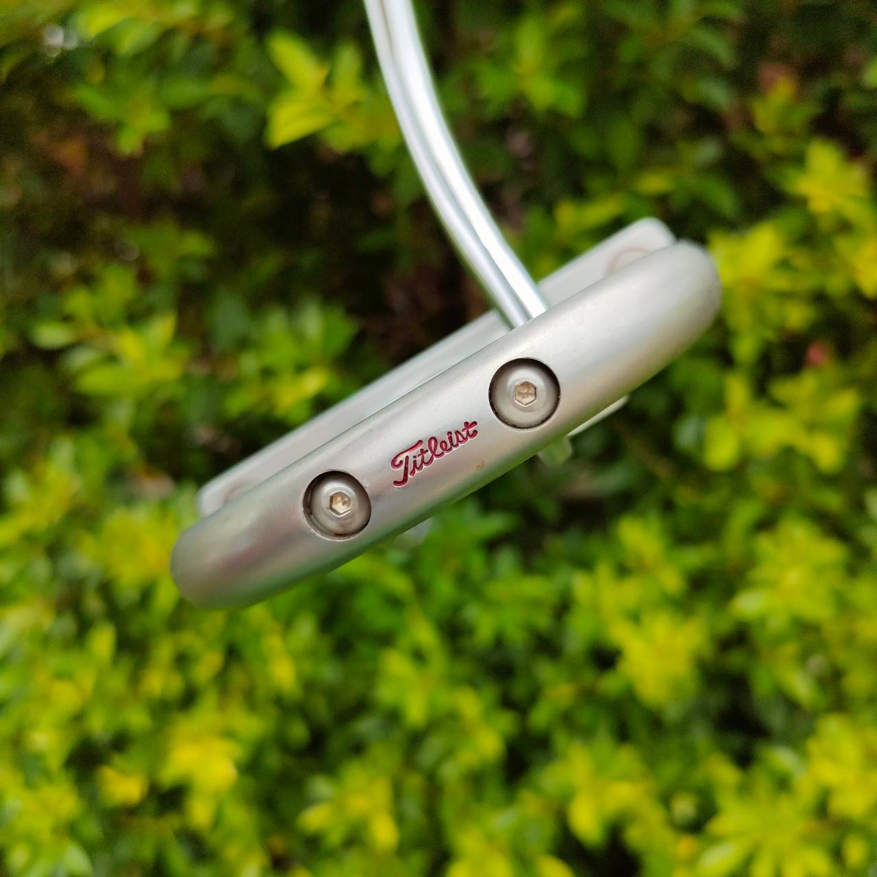 ** ไม้กอล์ฟสำหรับท่านที่ถนัดซ้าย ** PUTTER TITLEIST SCOTTY CAMERON FUTURA PATENT PENDING ตัวต้นแบบ ความยาว 35 นิ้ว ตรงรุ่น มีสลักไว้ ไม้กอล์ฟมือสอง ของแท้ BY NakaraLuxurious