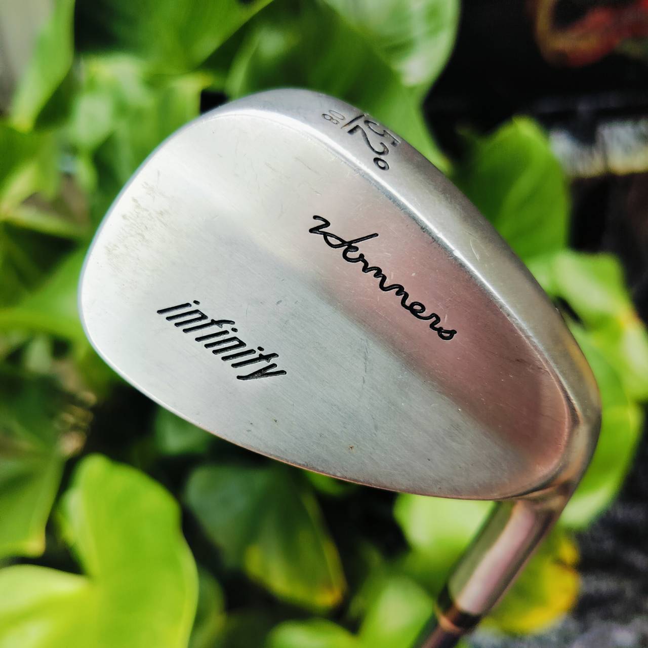 WEDGE INFINITY องศา 52 BOUNCE 8 ก้าน TITANIUM CARBON WEDGE FLEX สภาพสวยเดิม ชิพง่าย ฟีลลิ่งนุ่มนวล สปินดี ตกหยุด แม่นยำมากค่ะ ไม้กอล์ฟพรีเมี่ยมมือสอง ของแท้ By NakaraLuxurious