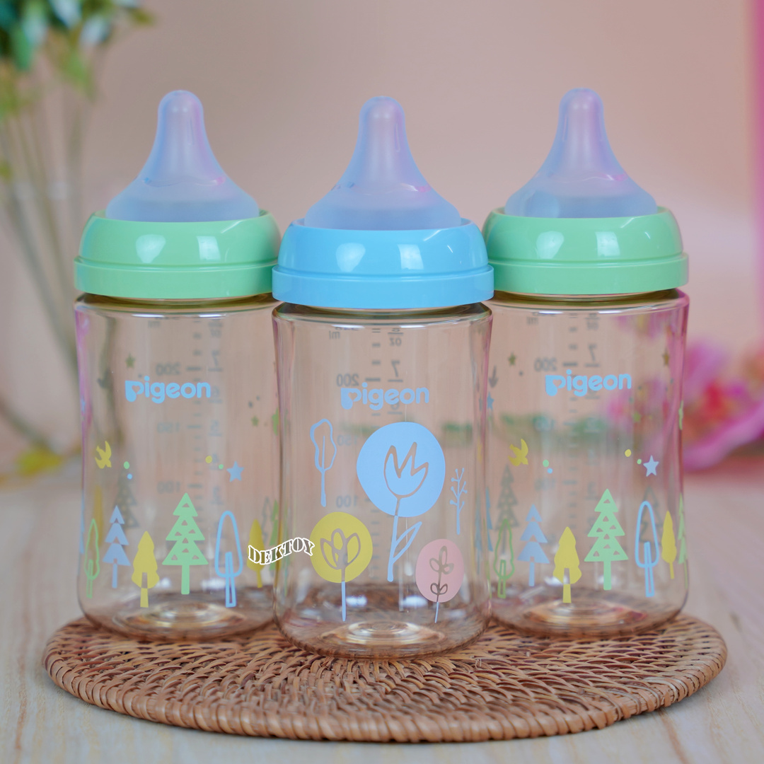 Pigeon พีเจ้น ขวดนมสีชา 8 ออนซ์.+ จุกซอฟท์ทัช พลัส M แพค3ขวด ลาย Natural