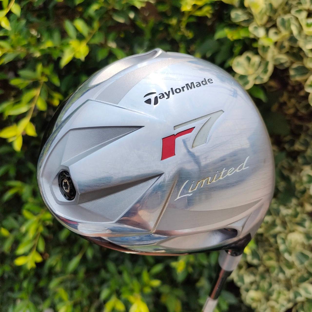 DRIVER TAYLORMADE r7 LIMITED องศา 10.5 ก้าน MATRIX OZIK XCON-5 FLEX R ตัว LIMITED ตีไกลพิเศษ เน้นตีแบบสบายๆ ก้านดีมากๆ วงสวิงไม่ต้องแรง ก็ไกลแบบจัดๆ สามเหลี่ยมออกด้านหลัง ทำให้ตีไกล ไกลกว่า CGB MAX เยอะเลยครับ
