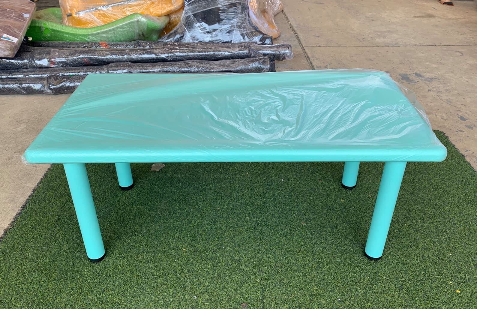 โต๊ะนักเรียน,โต๊ะเขียนหนังสือเด็ก,โต๊ะเรียน, โต๊ะสี่เหลี่ยมผืนผ้า พลาสติก ปรับระดับได้ ราคาโรงงาน พร้อมส่ง