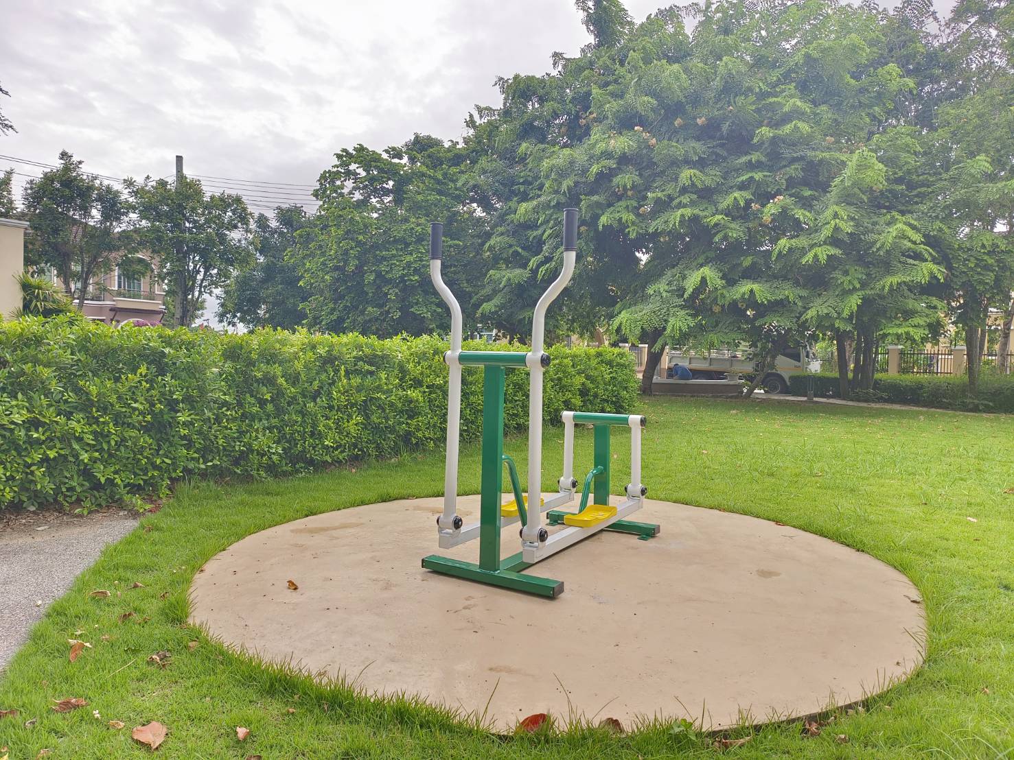 เครื่องเล่นสนามกลางแจ้ง-ในร่มพร้อมชุดออกกำลังกายราคาโปรโมชั่น 175,500 บาท สวนสนุก,กระดานลื่น, ของเล่น,ครุภัณฑ์สนามเด็กเล่น, สพฐ,โครงการโรงเรียนประชารัฐ เทศบาล ศูนย์พัฒนาเด็กเล็ก