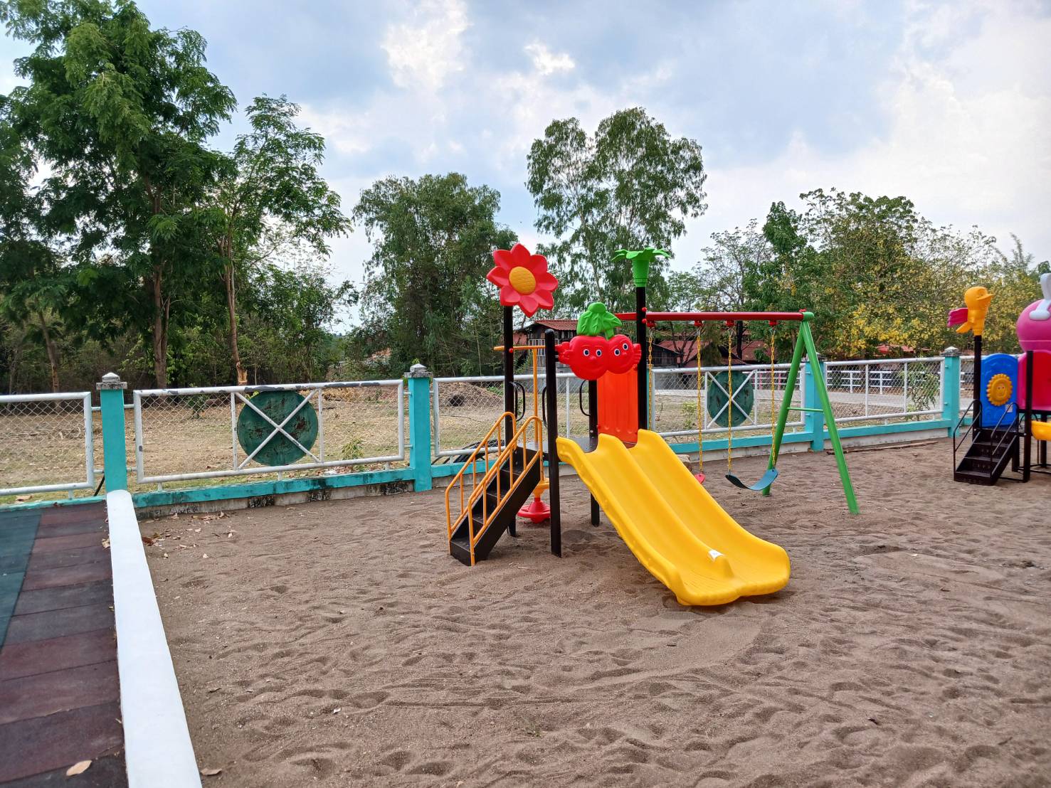 ชุดโปรโมชั่นเครื่องเล่นสนามกลางแจ้งราคาพิเศษ 69,900 บาท เครื่องเล่นสนามกลางแจ้ง ,สนามเด็กเล่น,เครื่องเล่นสนามราคาถูก OutdoorPlayground , ของเล่นสนาม, สำหรับบริจาคสนามเด็กเล่น