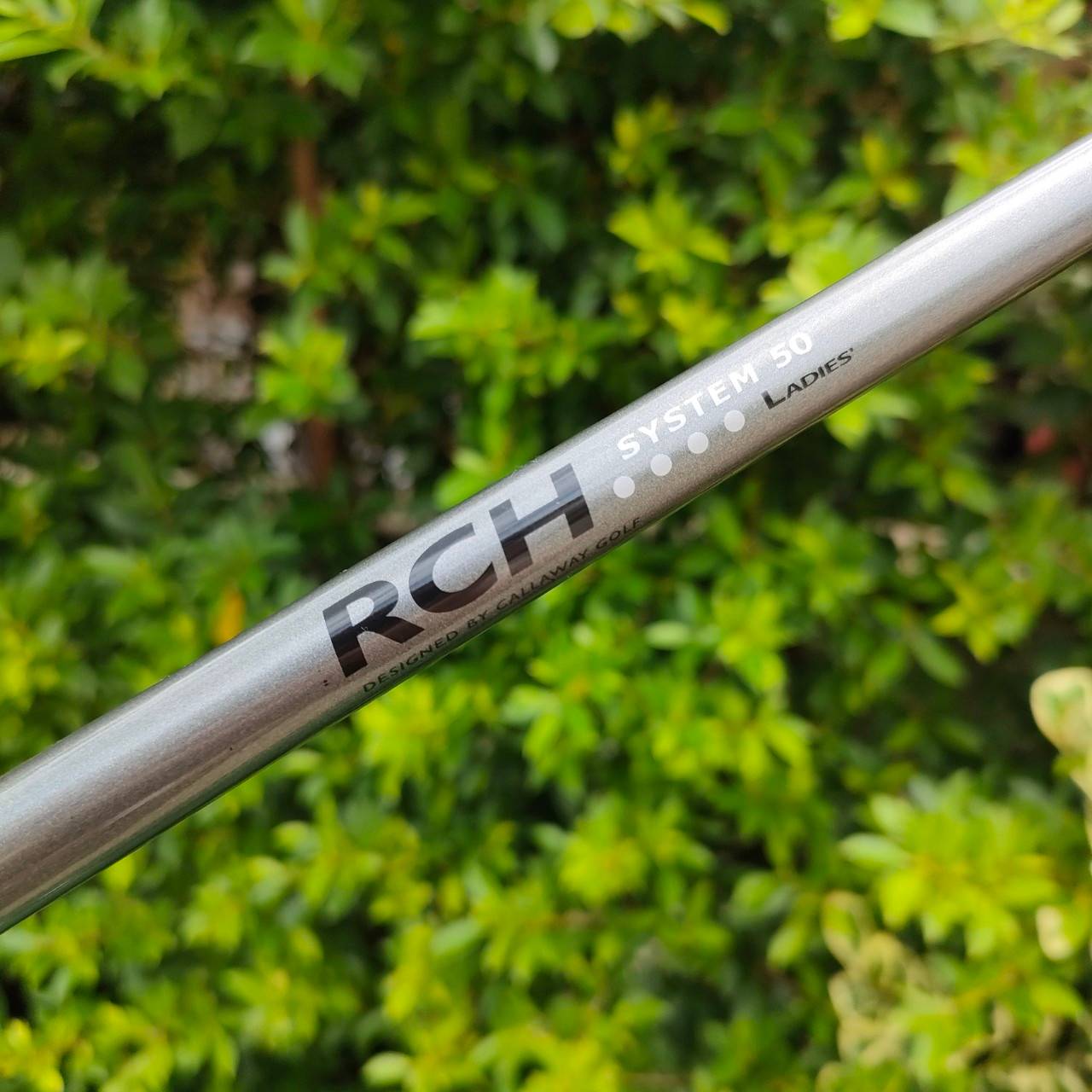 **ไม้กอล์ฟสำหรับผู้หญิง** DRIVER CALLAWAY E.R.C FUSION องศา 11 ก้าน RCH SYSTEM 50 FLEX L ใช้วัสดุเคฟล่าเป็นส่วนใหญ่ สุดยอดโครงสร้าง หน้าเด้งมากๆ ถ้าเข้าตรงกลางคือไกลมาก!!! ไม้กอล์ฟมือสอง ของแท้ BY NakaraLuxurious