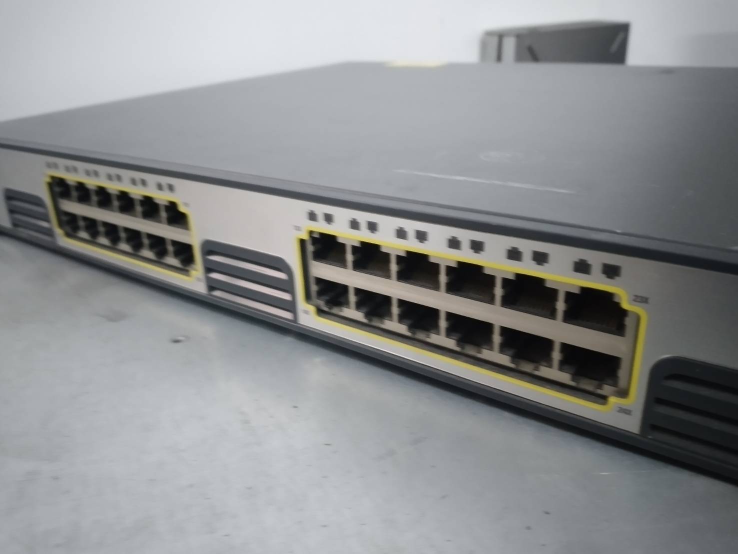 Cisco WS-C3750G-24T-S 3750 24 10/100/1000T