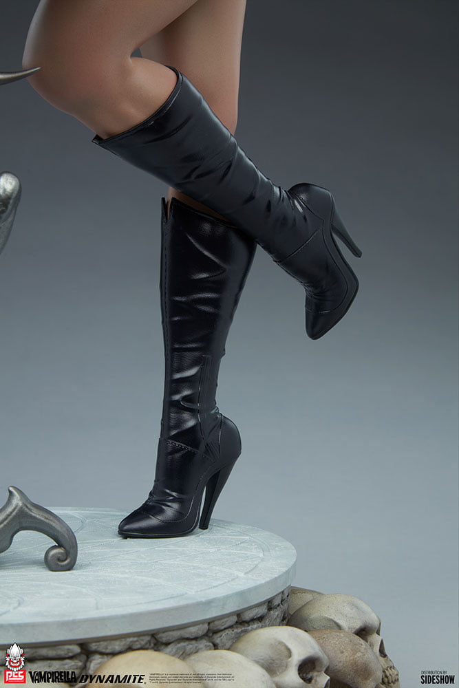 [สั่งจอง]Sideshow x PCS 909028 1/3 : Vampirella