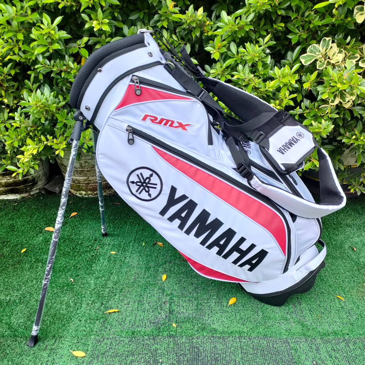 ถุงกอล์ฟ YAMAHA ขาตั้ง ของใหม่!! ส่งตรงจากญี่ปุ่น สวยมาก มีสายสะพายครบ มือหนึ่ง ของแท้ BY NakaraLuxurious