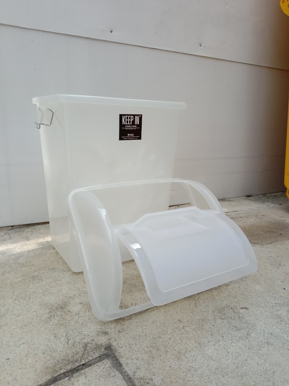 ถังขยะพลาสติกใส ทรงเหลี่ยมฝาแกว่ง 40 ลิตร