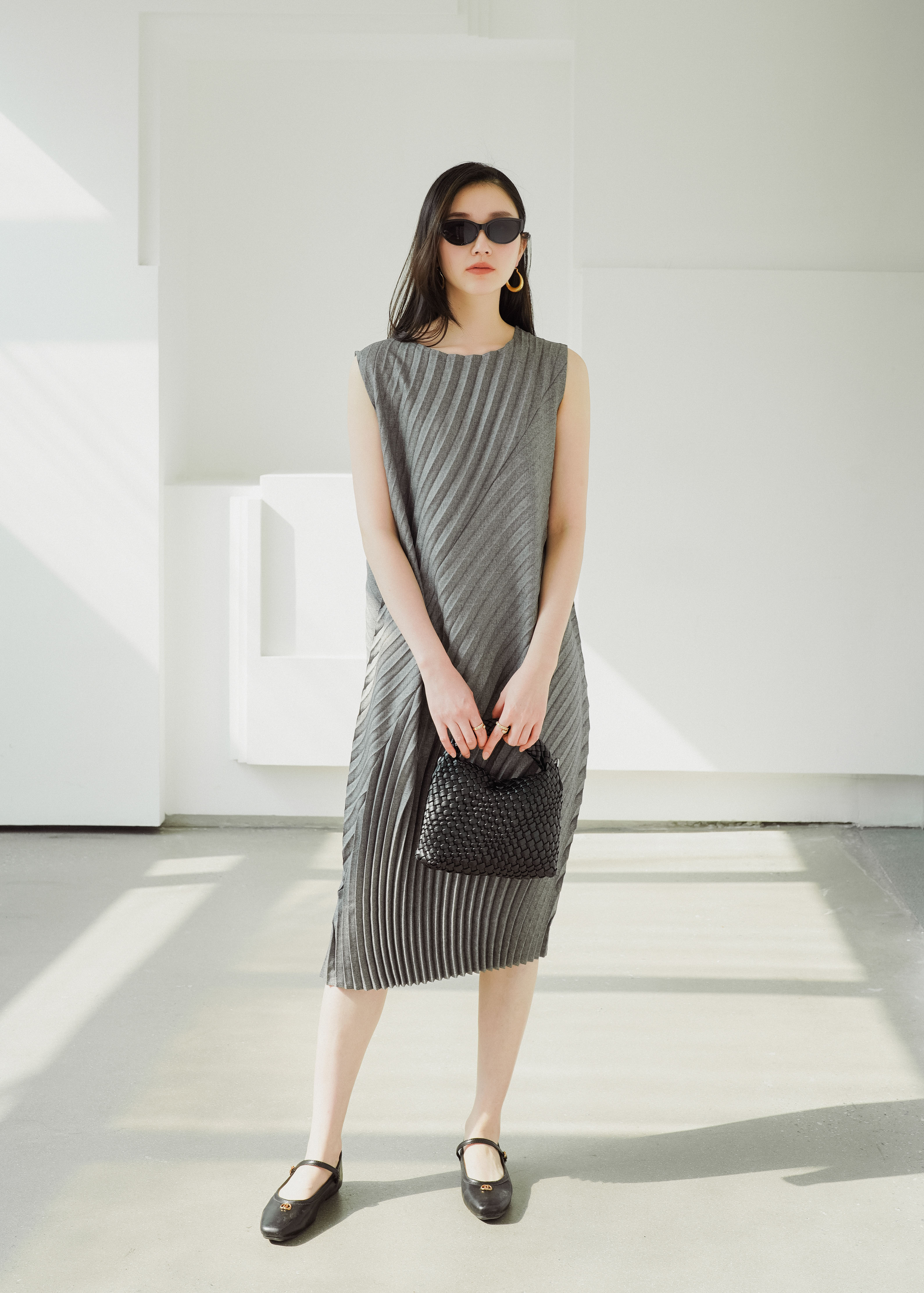 2MUAY รุ่น GJO5213 เดรสพลีทคุณภาพ SLEEVELESS CIRCLE PLEATED DRESS 5สี FREE SIZE