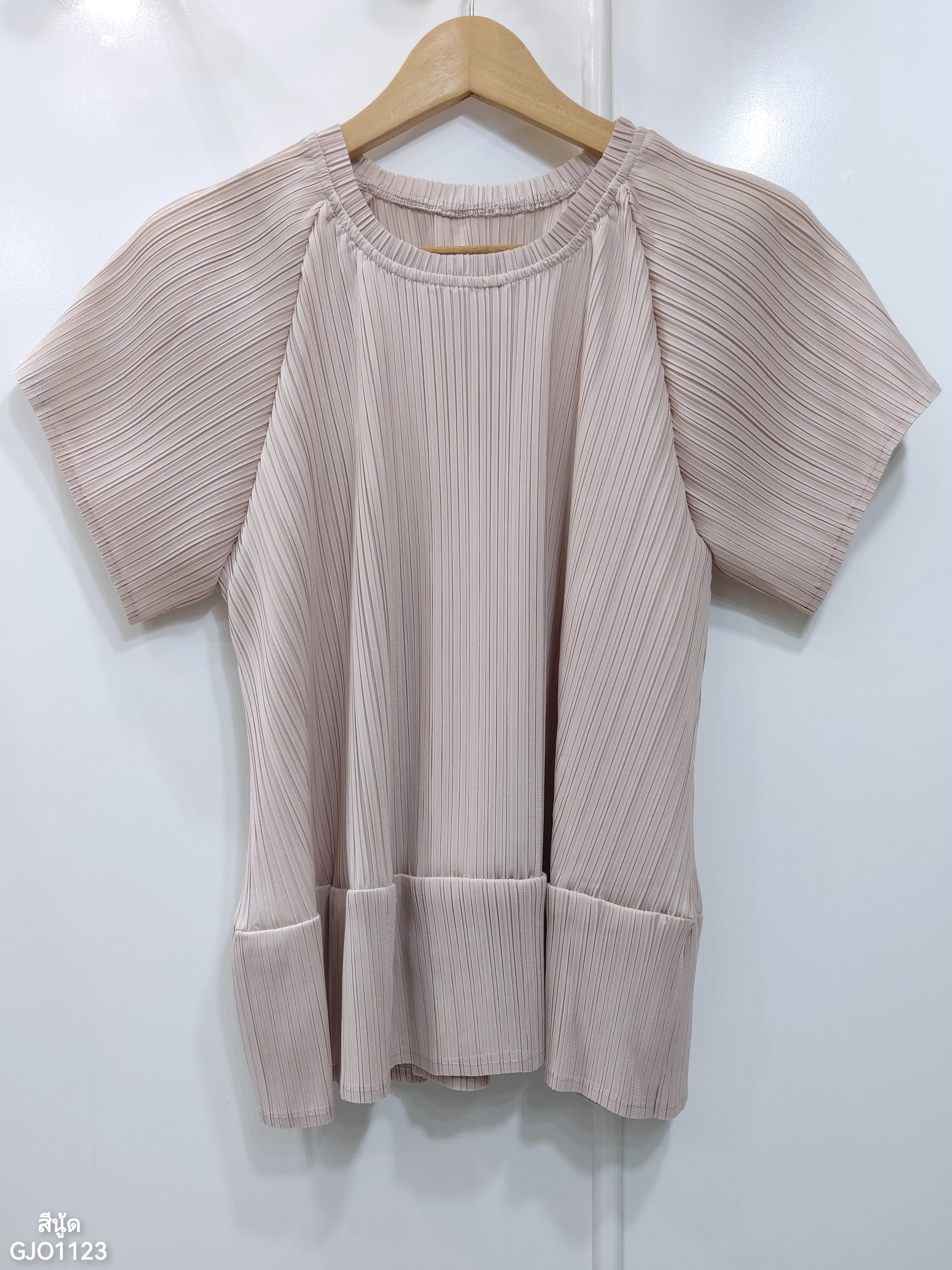 ปรับราคาลง20%!! 2MUAY รุ่น GJO1123 เสื้อพลีทคุณภาพ ROUND NECK SHORT SLEEVE PLEATED TOP 10 สี FREE SIZE