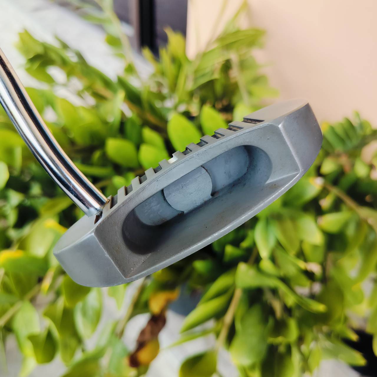 PUTTER ZEBRA By RAM GOLF แบบ FACE BLANCED ยาว 33 นิ้ว รูปทรงมอลเล็ต แต่ไม่ยื่นออกมาก ขนาดกำลังดีเลยค่ะ ฟีลลิ่งที่สุด น้ำหนักดี พัตต์นุ่มและง่ายมาก ไม้กอล์ฟพรีเมี่ยมมือสอง ของแท้ By NakaraLuxurious