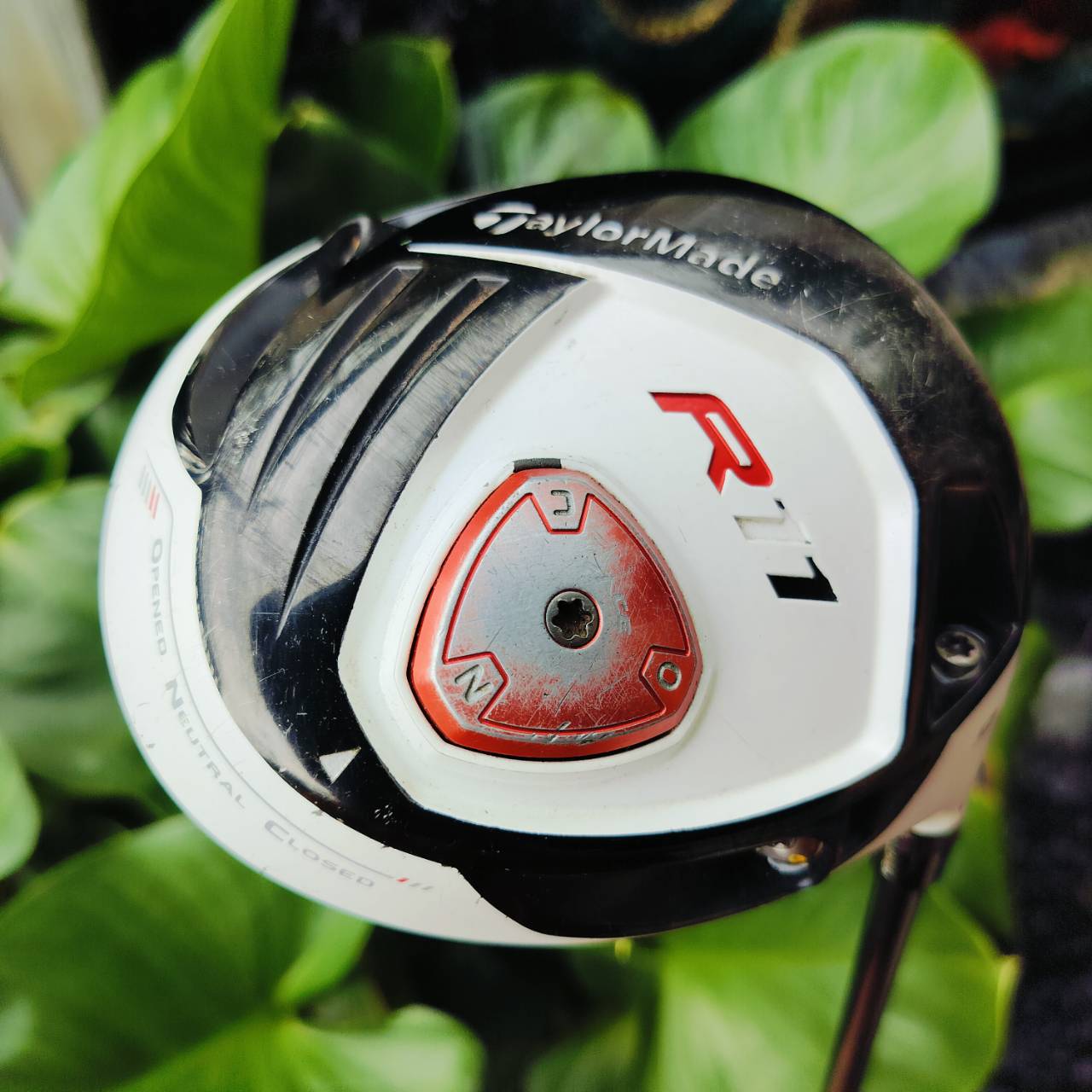 Driver Taylormade R11 องศา 9 ก้าน FUJIKURA MOTORE FLEX R หัวนี้ตีง่าย ตีไกลมาก รุ่นหน้าดำ ก้านพรีเมี่ยมสุดๆ ตีมันส์ได้เลยค่ะ ไม้กอล์ฟพรีเมี่ยมมือสอง ของแท้ By NakaraLuxurious