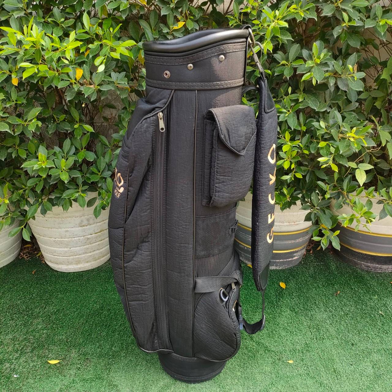 ถุงกอล์ฟ GECKO GOLF มือสอง สภาพพร้อมใช้ ช่องใส่ของเยอะ .