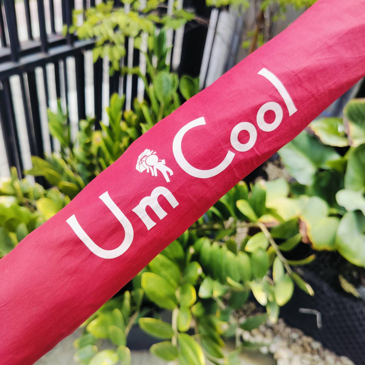 ร่มกอล์ฟ UM COOL มีพัดลมด้านใน ใส่ถ่านเปิดได้ เย็นมากๆ มีตาข่ายกัน ไม่เป็นอันตราย และใบพัดแบบปลอดภัยค่ะ มือสอง สภาพนางฟ้า