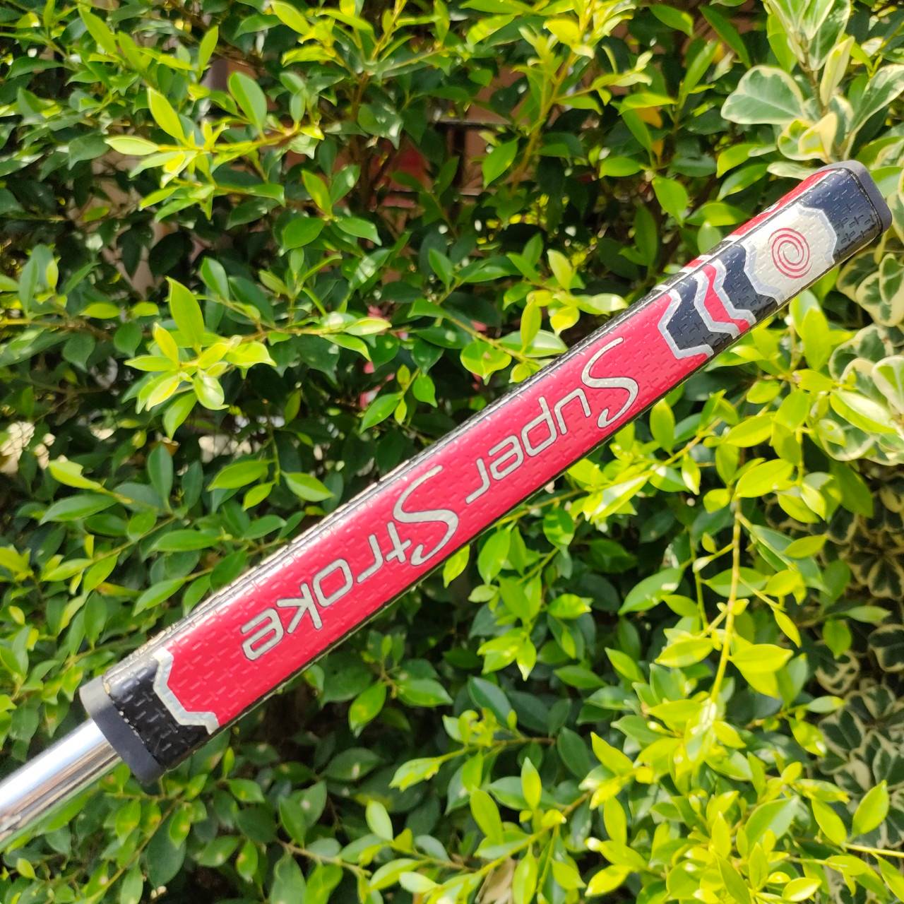 PUTTER ODYSSEY R-LINE CS OWORKS ความยาว 34 นิ้ว มีสองชิ้น ก้าน ODYSSEY กริฟ SUPER STOKE สุดยอดของคุณภาพ ฟัลลิ่งดีสุดๆๆๆ หน้าไม้ยังเกาะไลน์แบบมากๆครับ