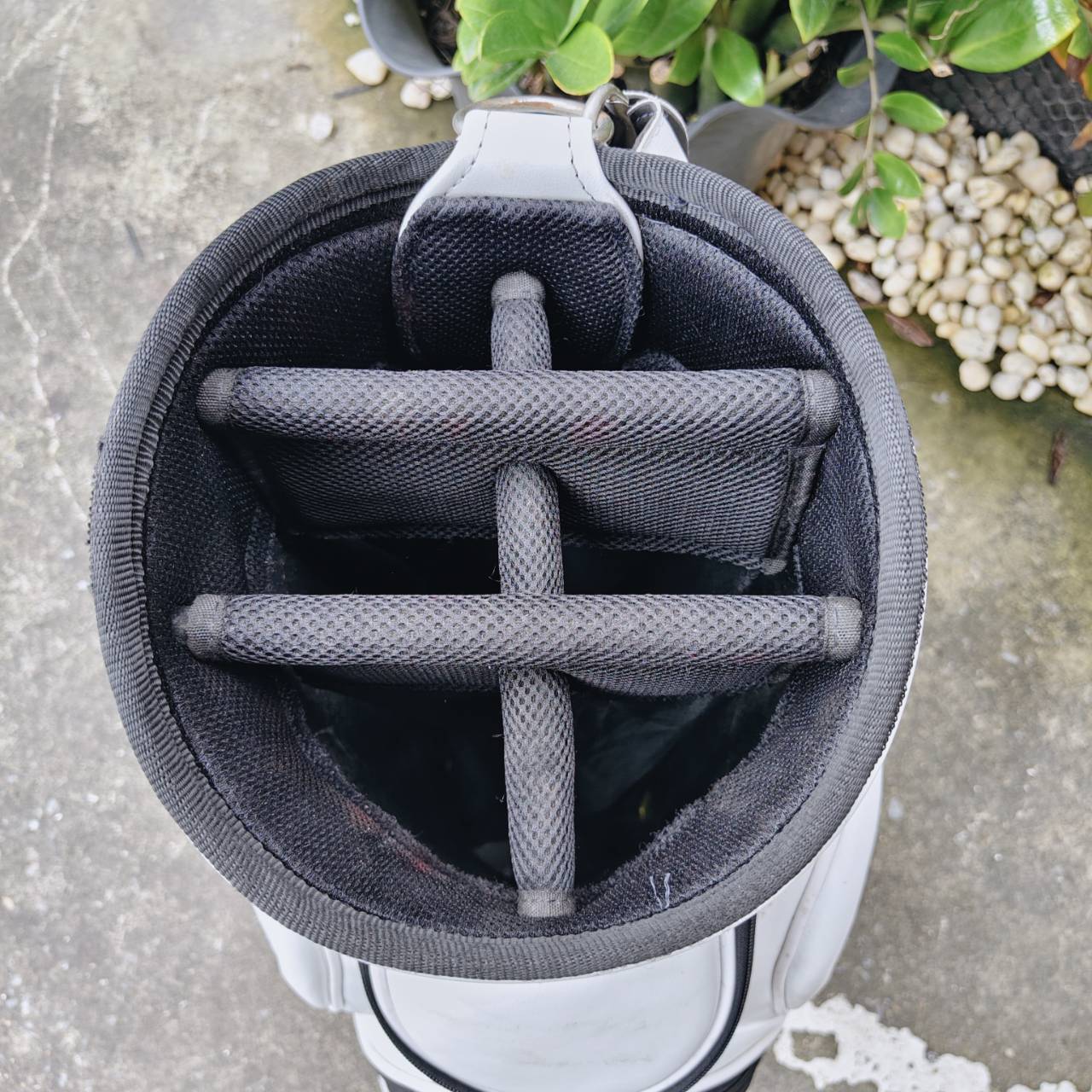 ถุงกอล์ฟ CLUB CAR มือสอง – BEYOND GREEN สภาพดี พร้อมใช้งาน ลงสนามได้ทันที