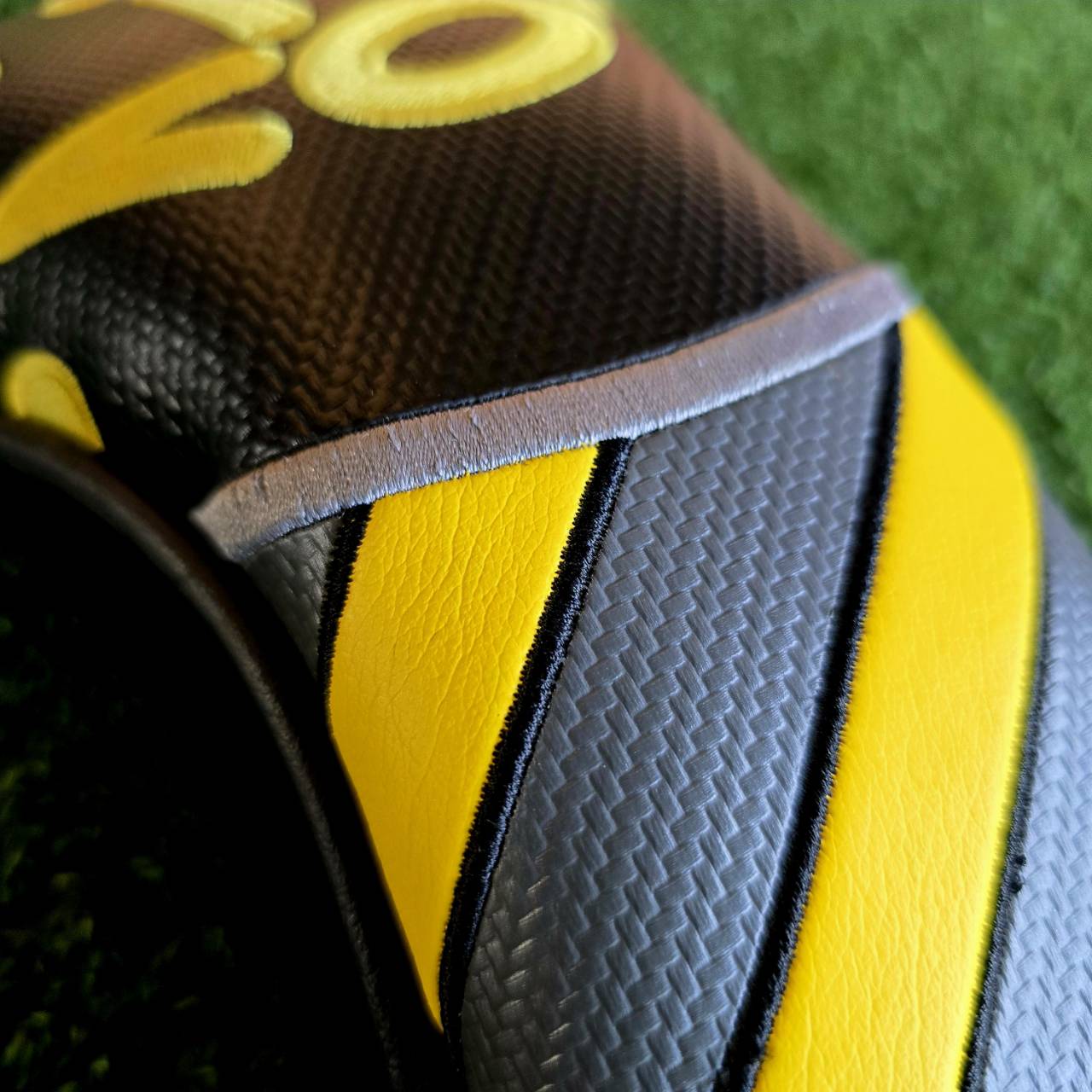 2018 Caution Stripe - Sunshine Yellow Set COVER ใส่ FW SCOTTY CAMERON ของแท้ มือสอง สภาพงามมากๆ เดิมๆ หายากมาก ตอนนี้หาไม่ได้แล้ว