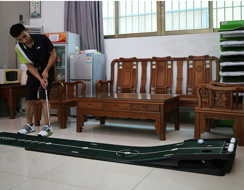 GOLF PUTTING MAT พรมฝึกซ้อมพัตต์ PGM TL010-6 ( 3 M. )ปรับความชันได้ พรมเป็นกำมะหยี่ นุ่ม สมูท มีจุดเล็งไลน์หลากหลายไลน์ ( 1 pcs. )